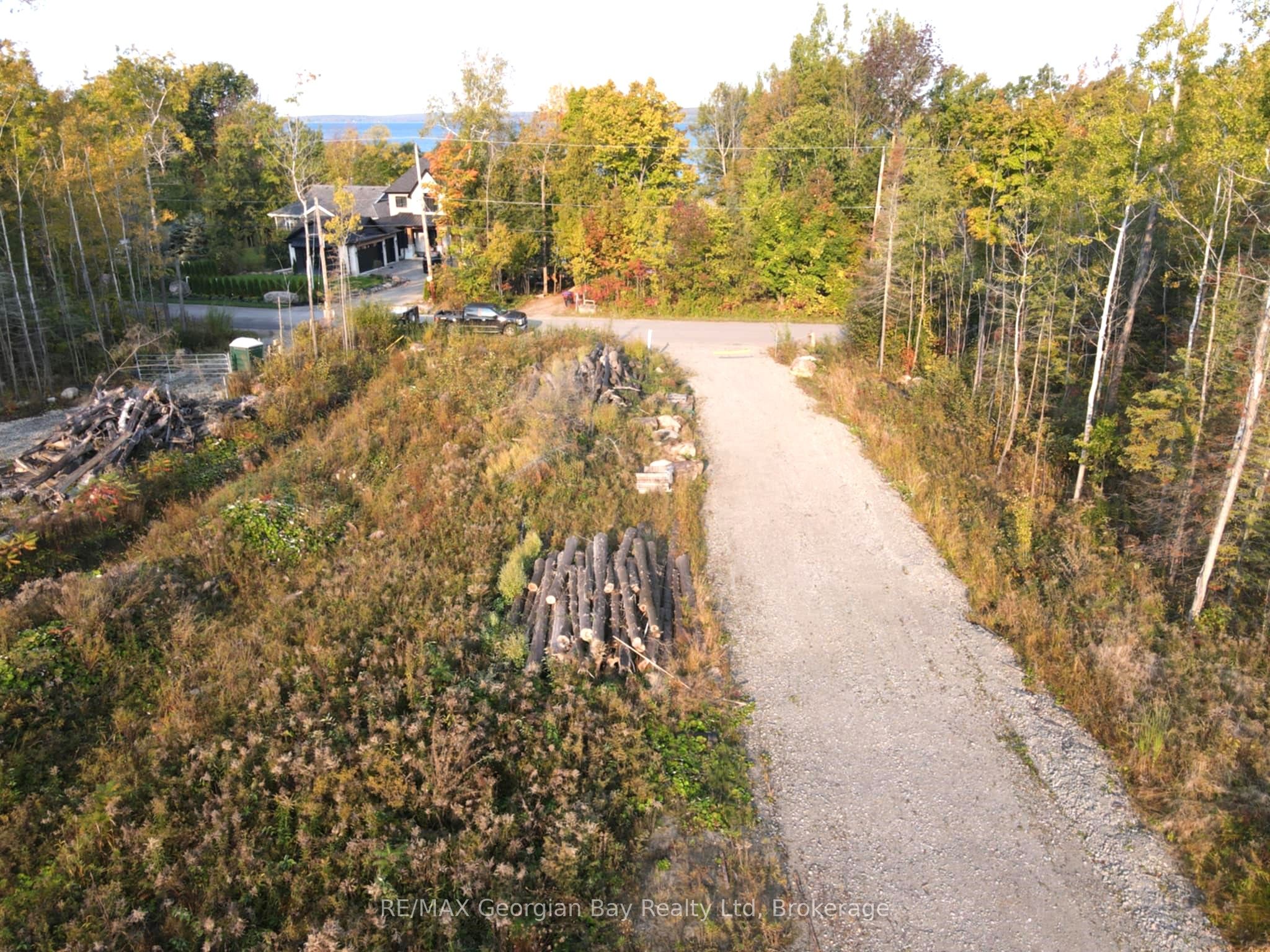 465 Silver Birch Drive Property Photo 3