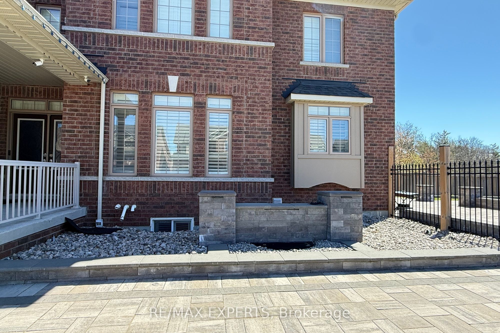 22 Travers Gate Property Photo 3