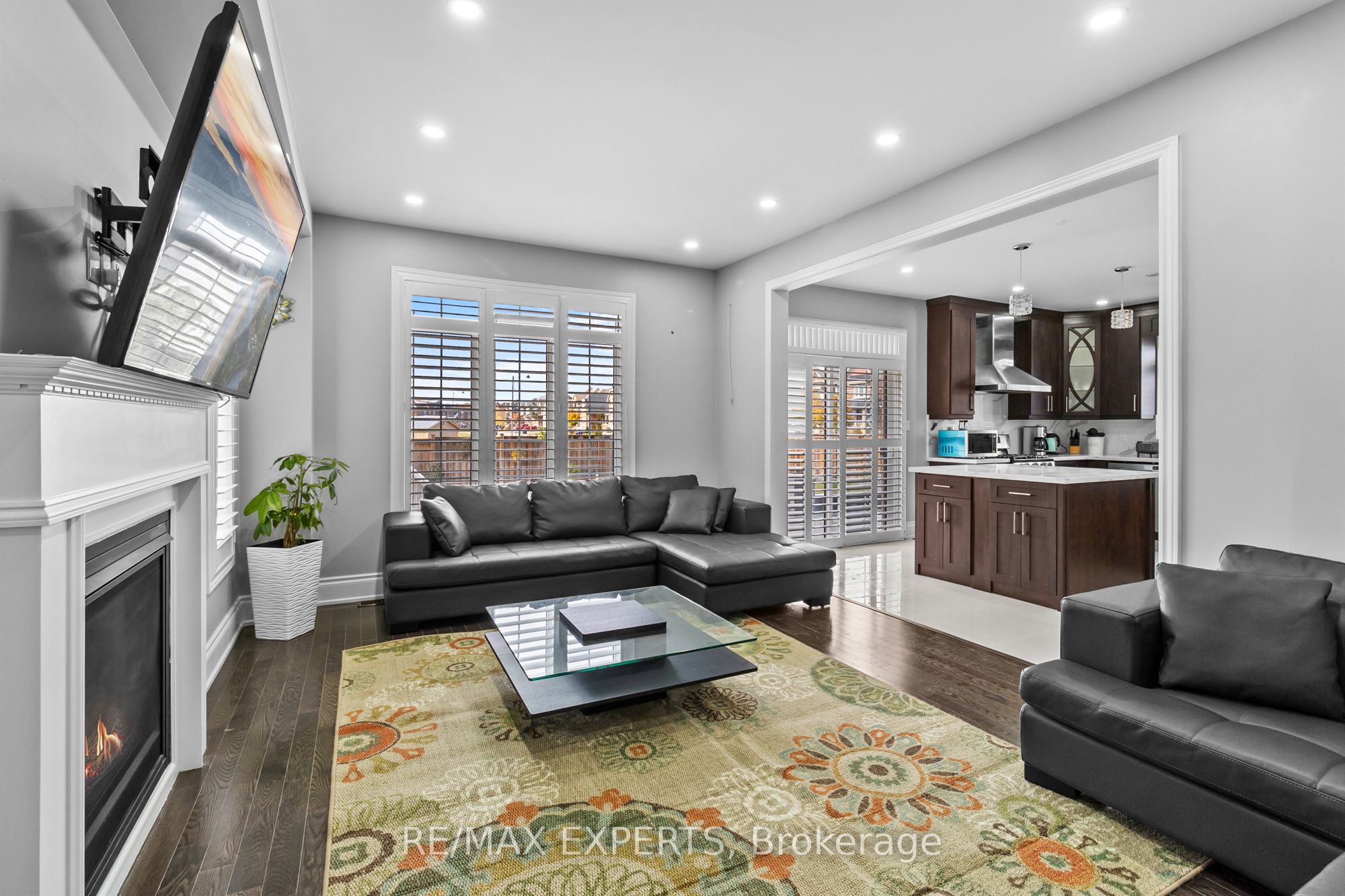 22 Travers Gate Property Photo 4