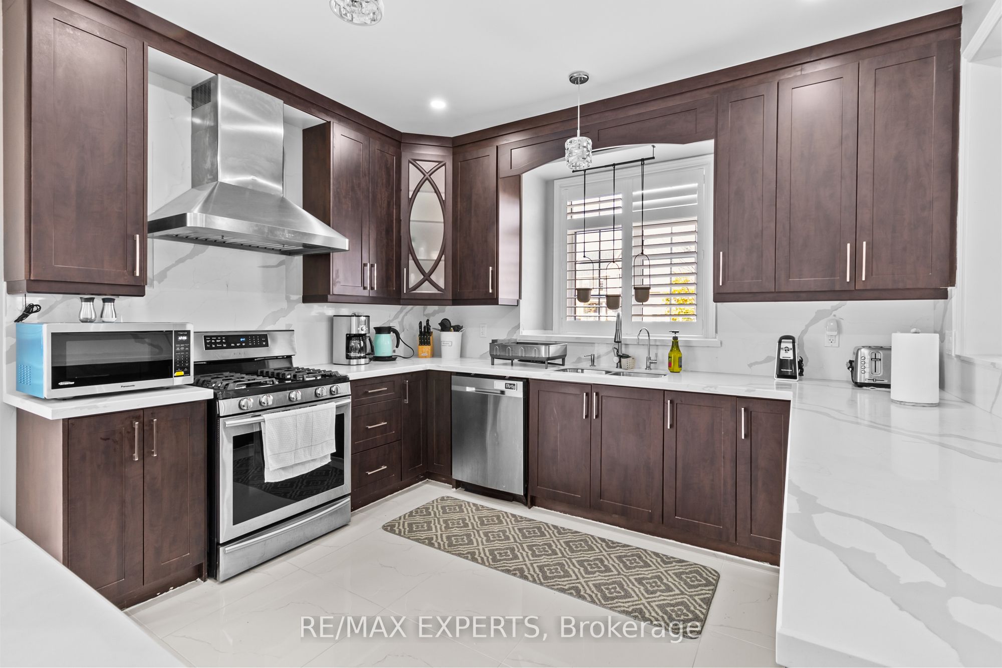 22 Travers Gate Property Photo 6