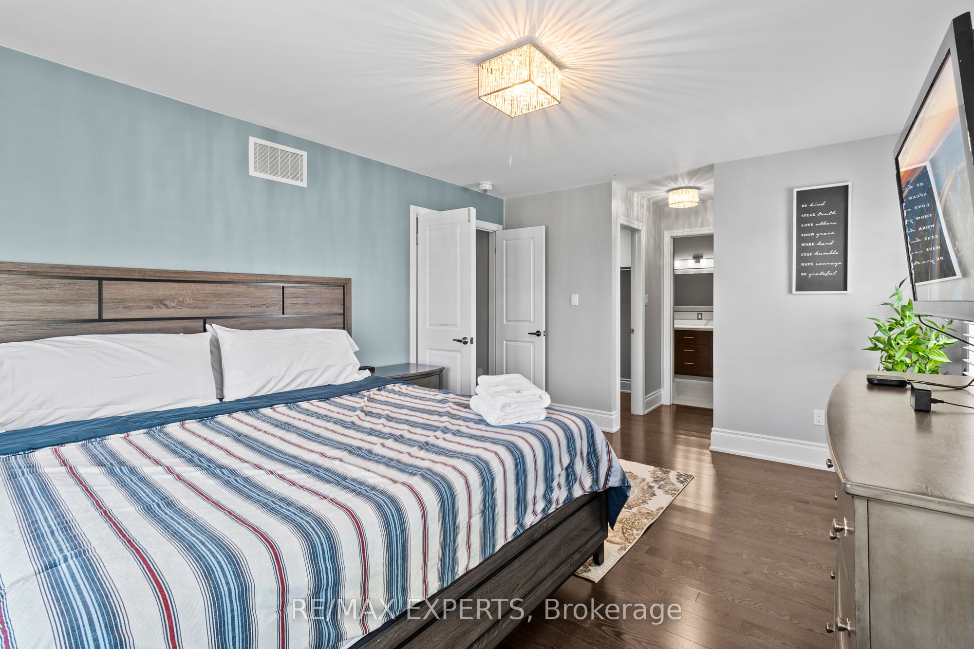 22 Travers Gate Property Photo 14