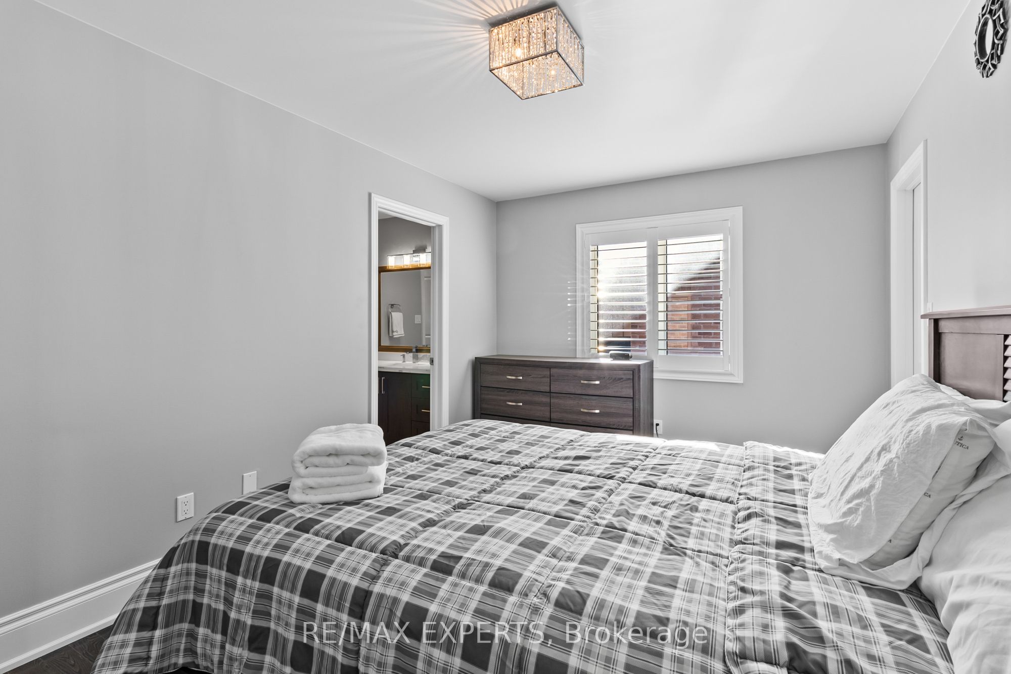 22 Travers Gate Property Photo 25