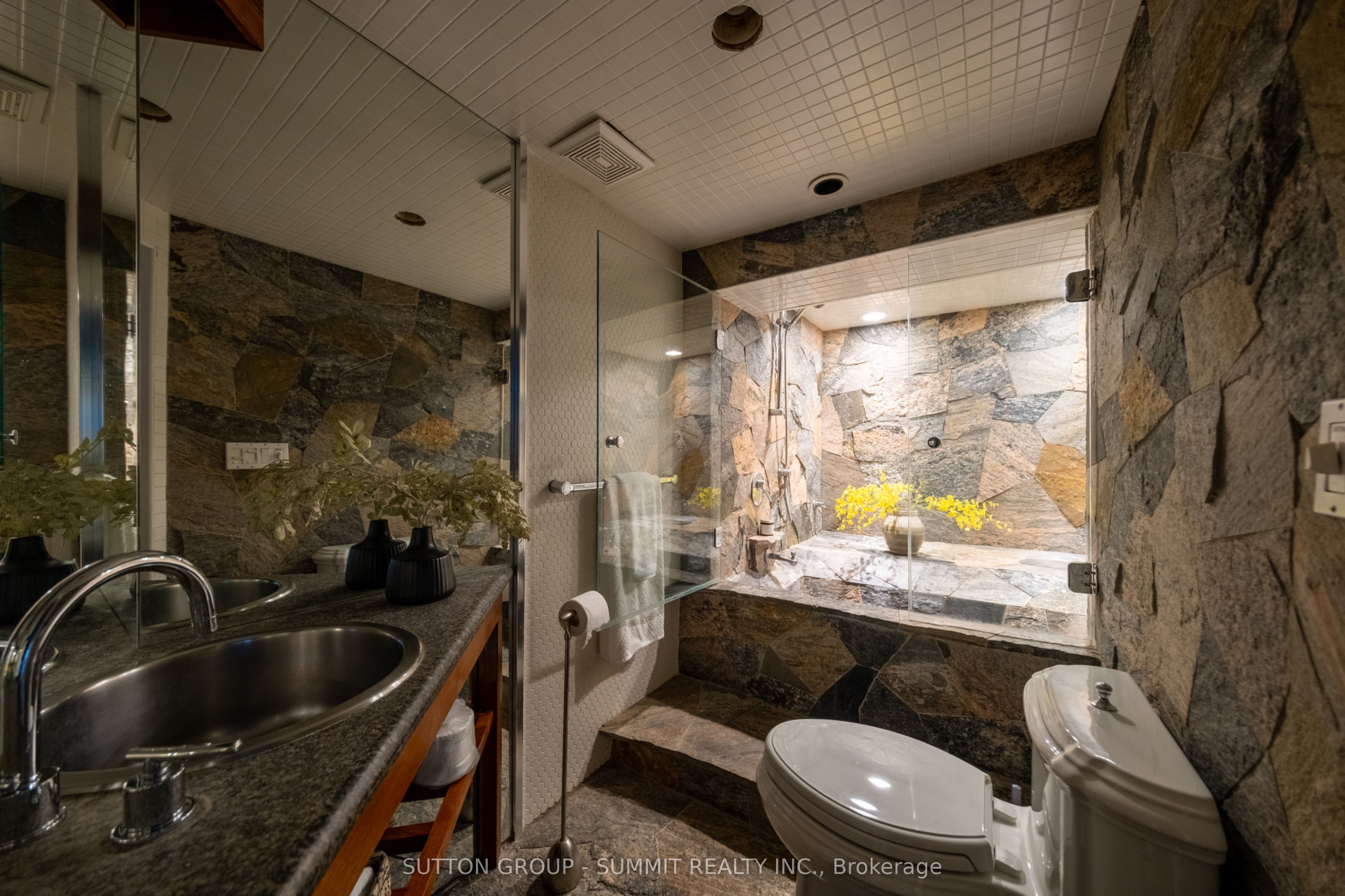 1198 Tiny Beaches Road N Property Photo 40
