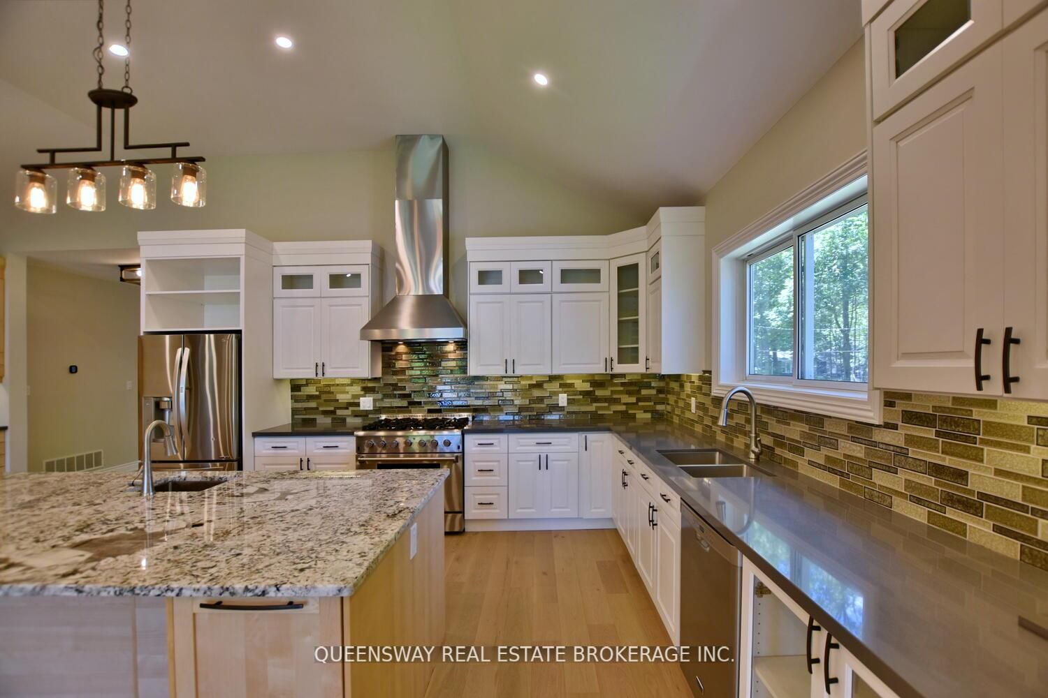 1852 River Road W Property Photo 7