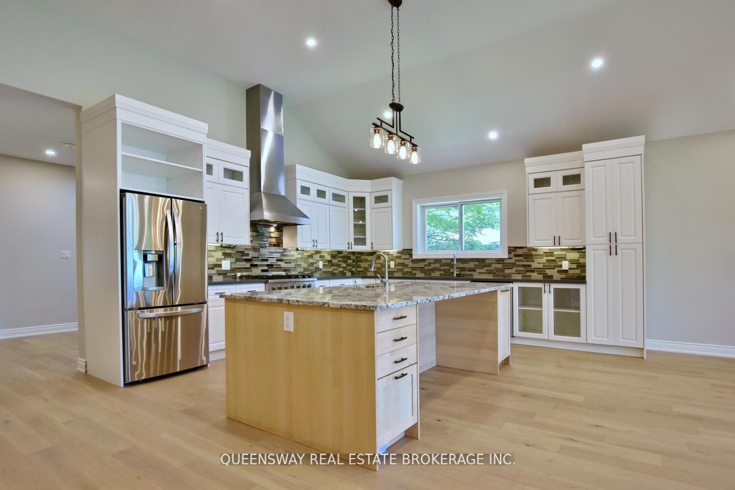 1852 River Road W Property Photo 8