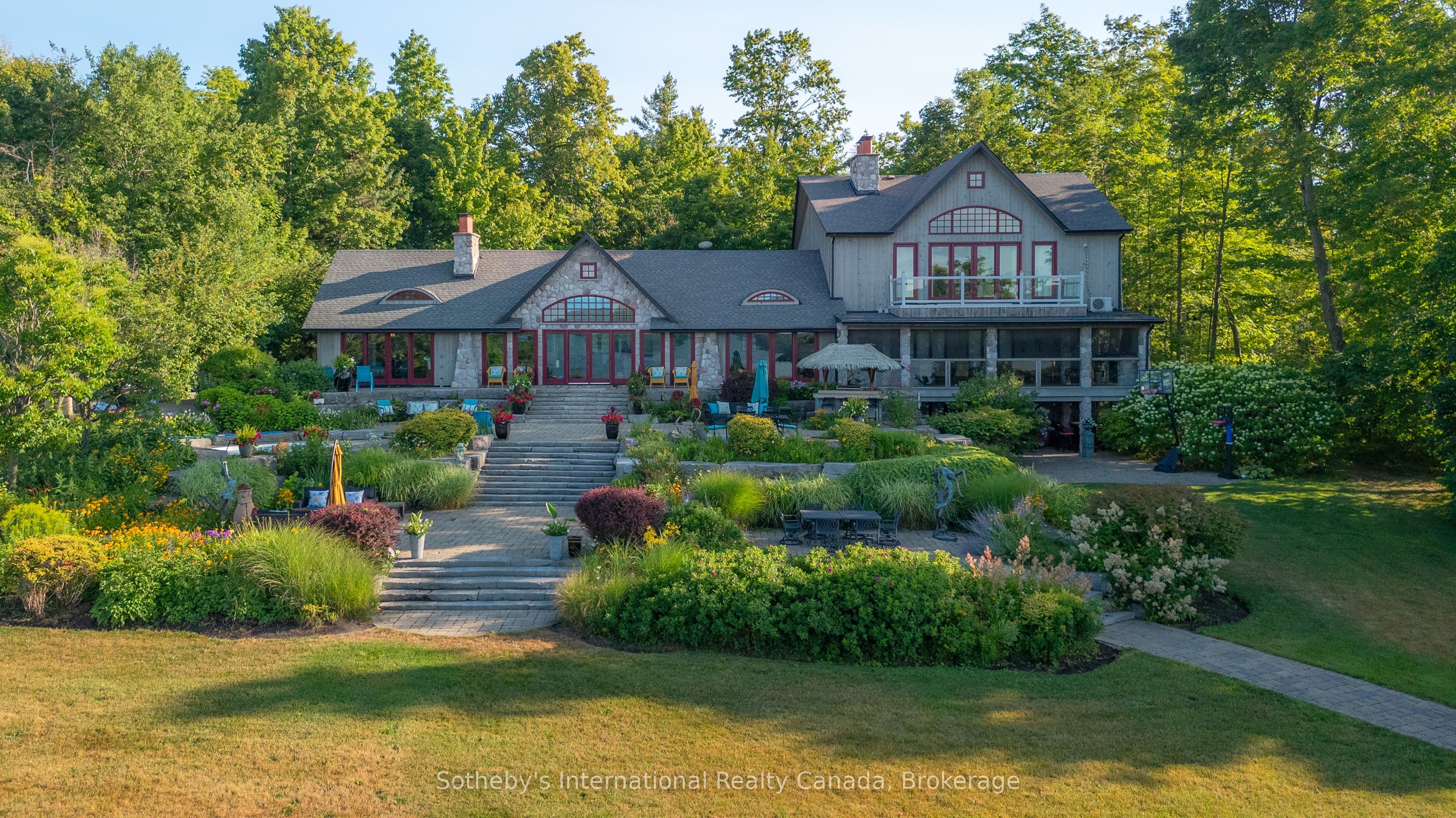 2533 Ridge Road W Property Photo 6