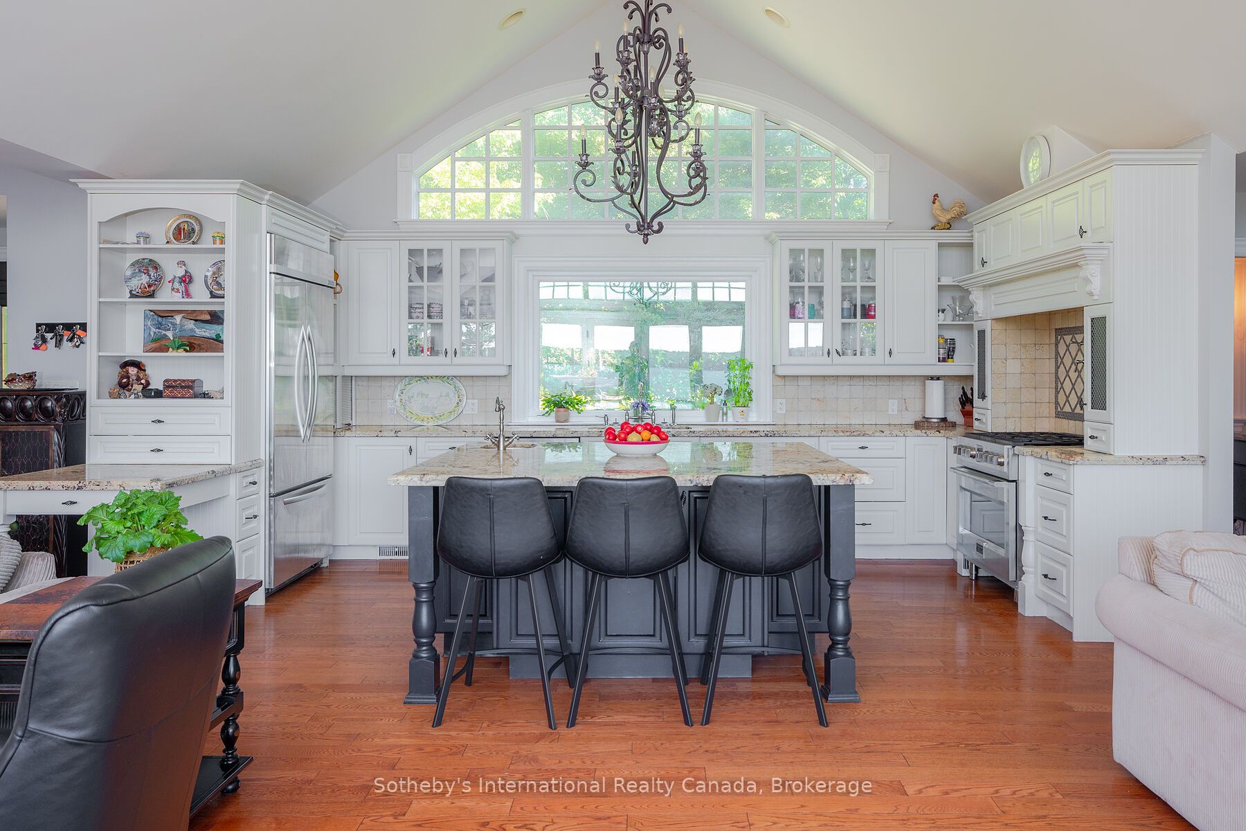2533 Ridge Road W Property Photo 15