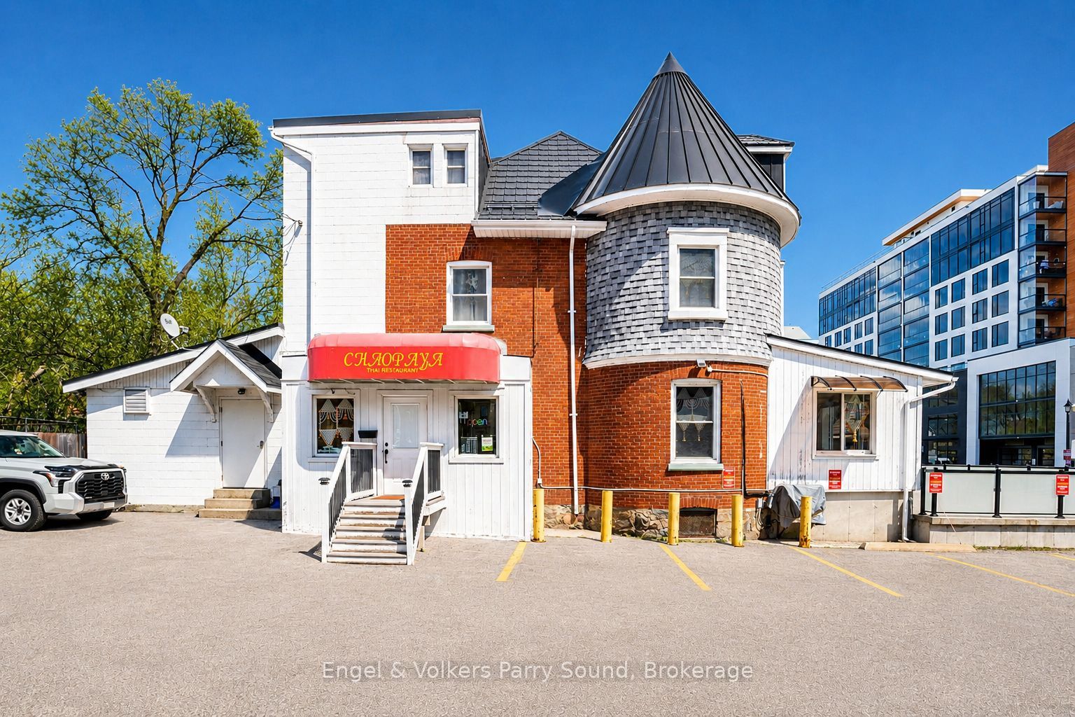 168 Dunlop Street E Property Photo 6
