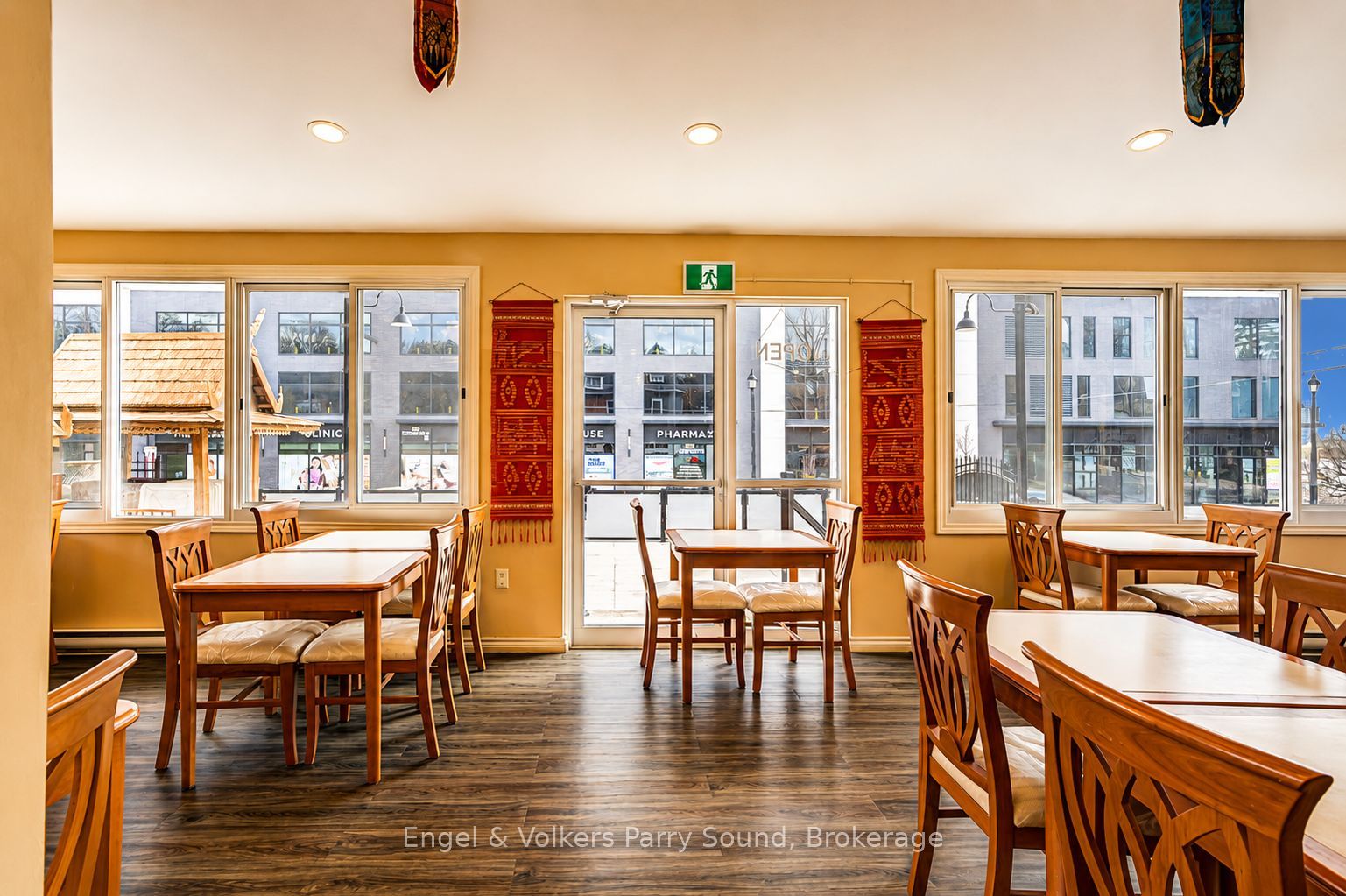 168 Dunlop Street E Property Photo 14