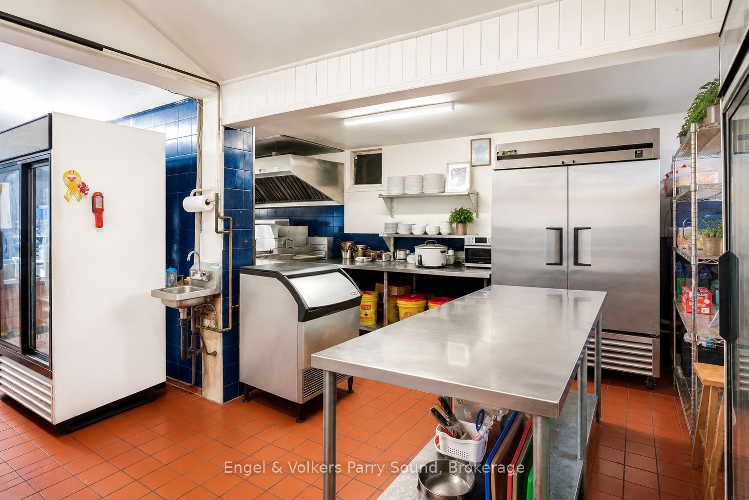 168 Dunlop Street E Property Photo 21