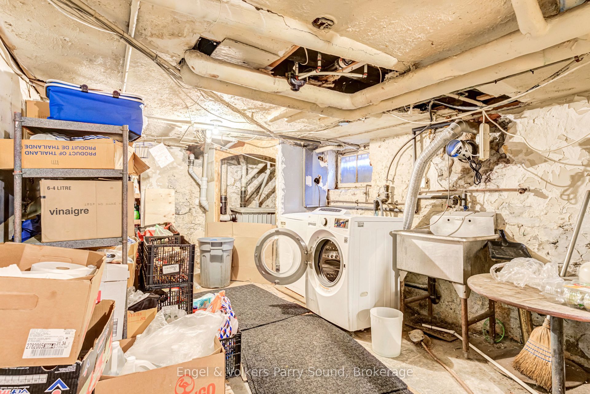 168 Dunlop Street E Property Photo 31