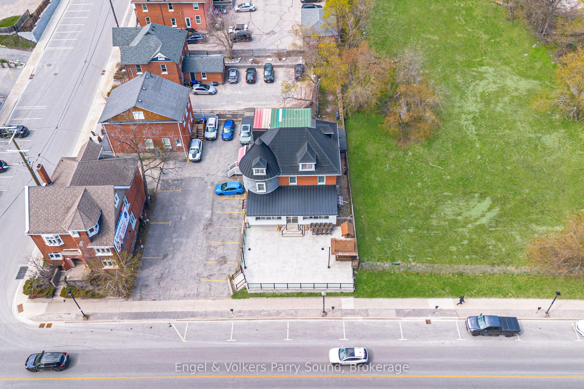 168 Dunlop Street E Property Photo 34