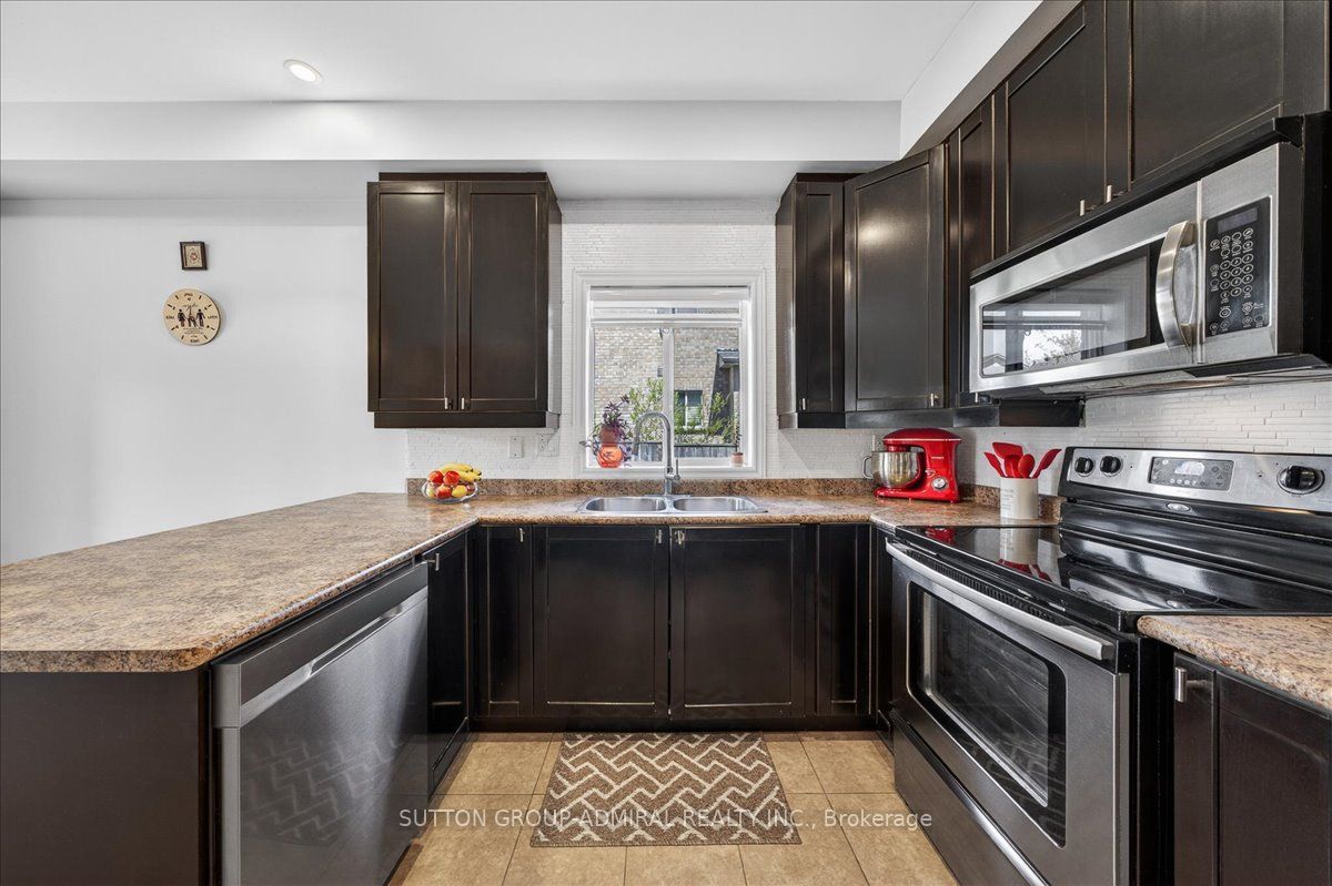 6 White Crescent Property Photo 7