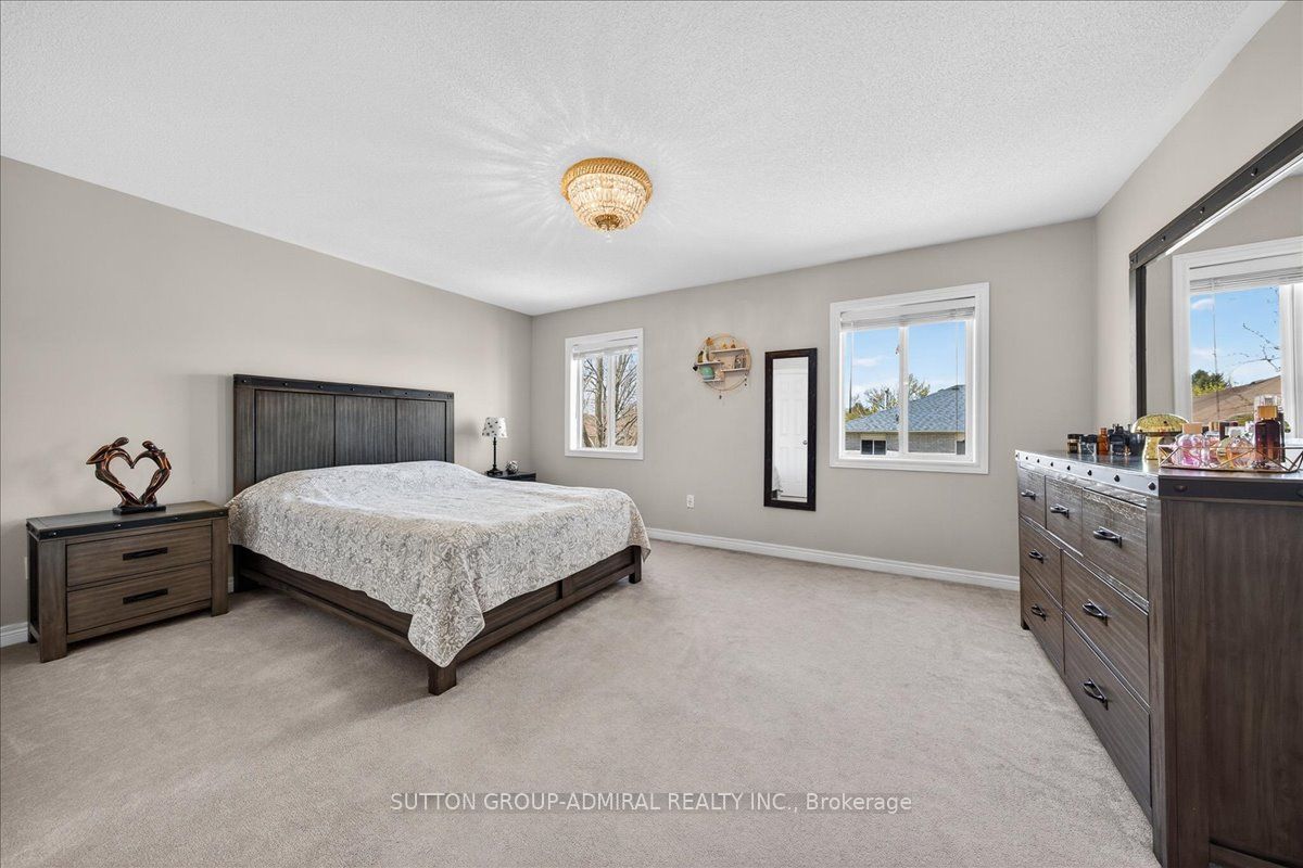 6 White Crescent Property Photo 14