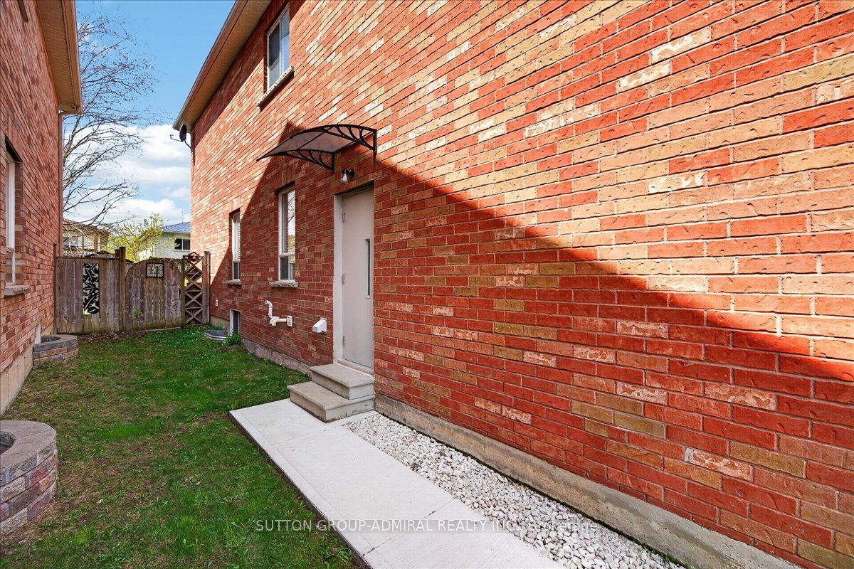 6 White Crescent Property Photo 35