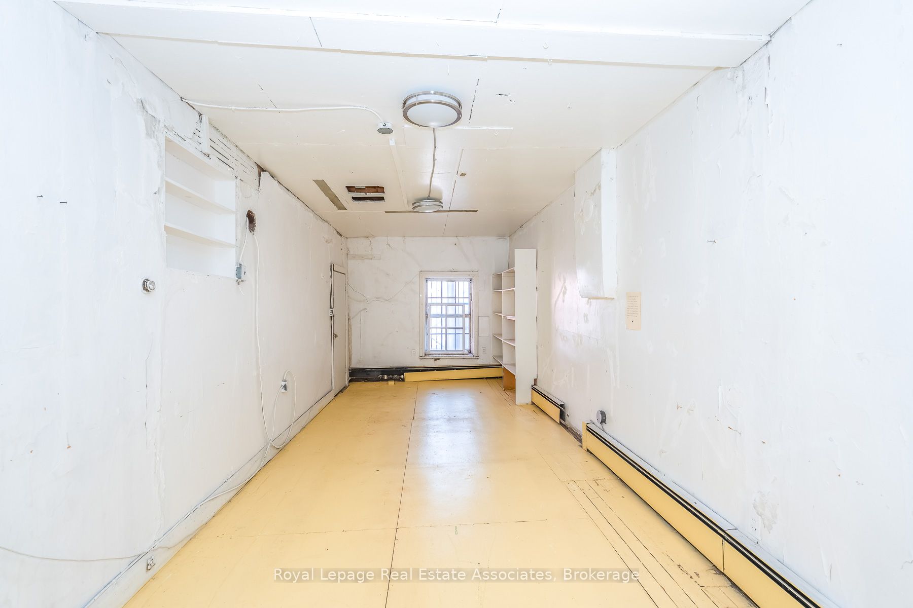 133 Dunlop Street E Property Photo 5