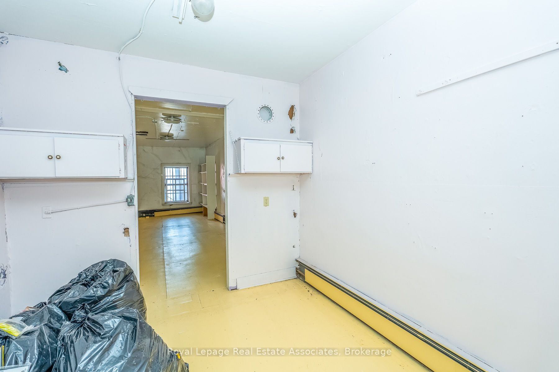 133 Dunlop Street E Property Photo 10