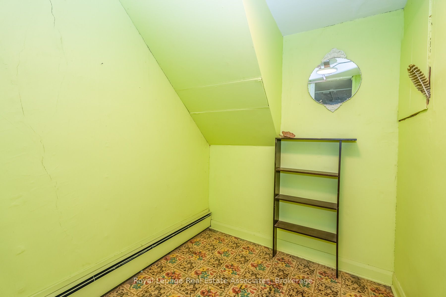 133 Dunlop Street E Property Photo 14
