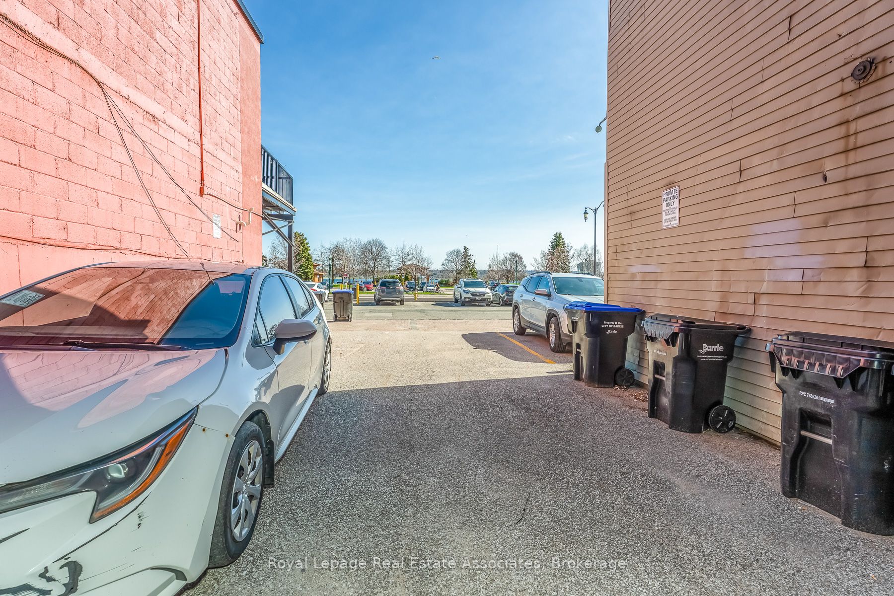 133 Dunlop Street E Property Photo 22