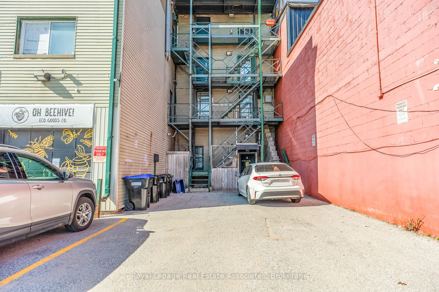 133 Dunlop Street E Property Photo 24