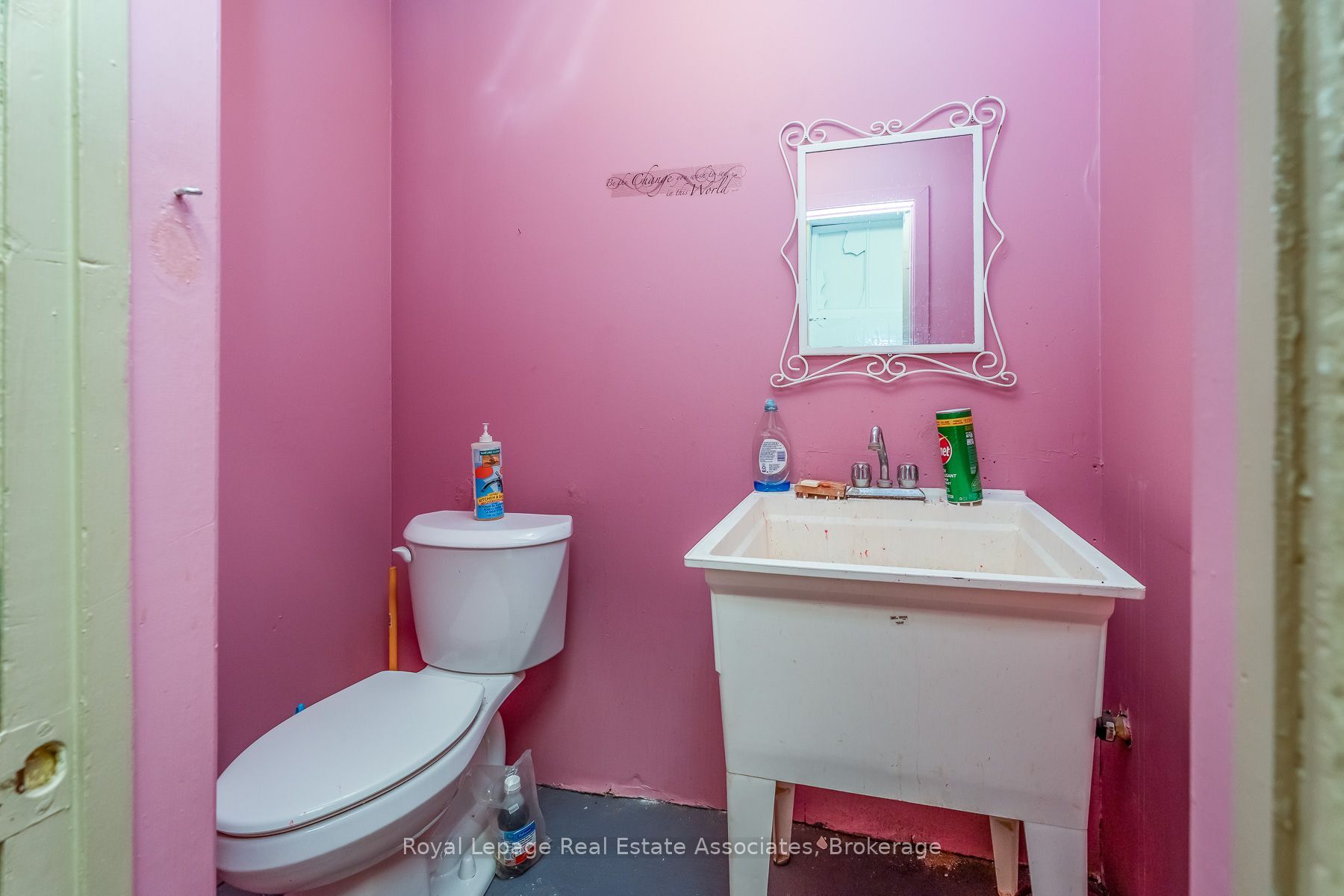 133 Dunlop Street E Property Photo 26