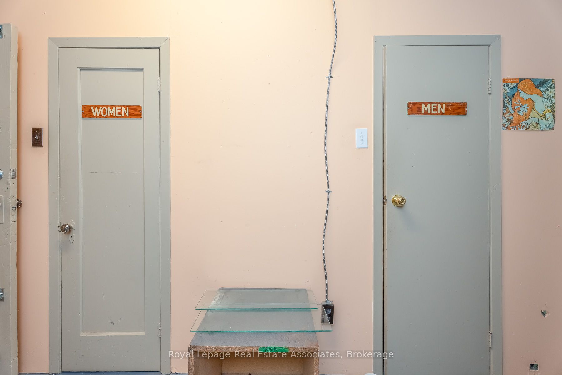 133 Dunlop Street E Property Photo 28