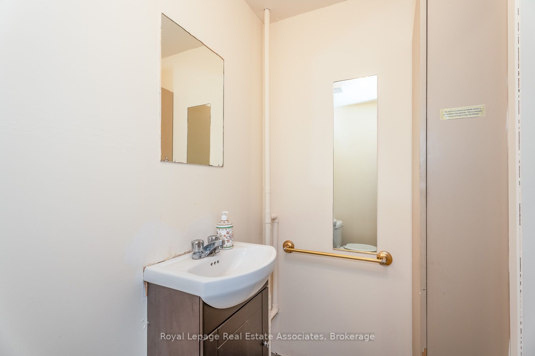 133 Dunlop Street E Property Photo 30