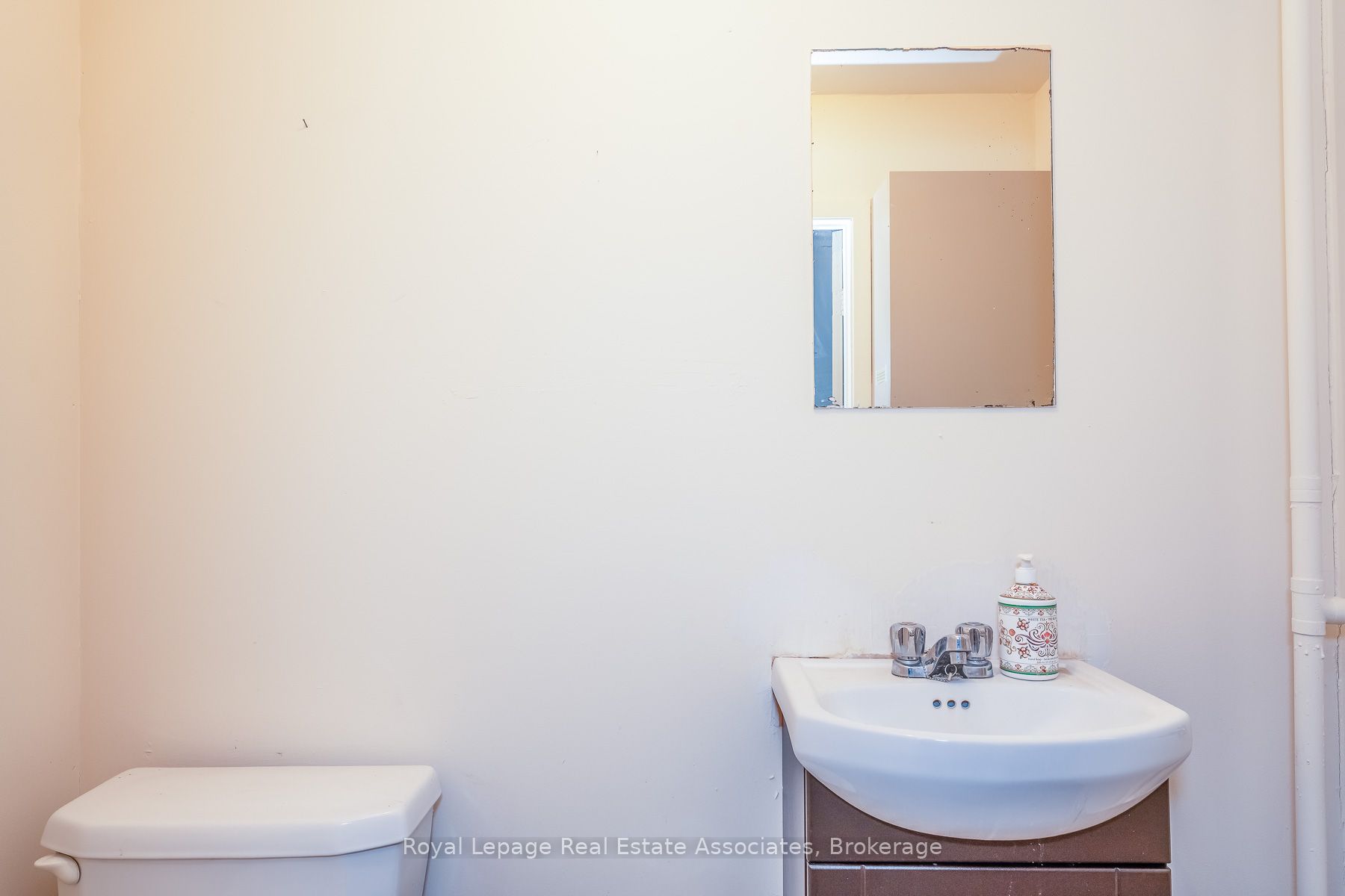 133 Dunlop Street E Property Photo 31