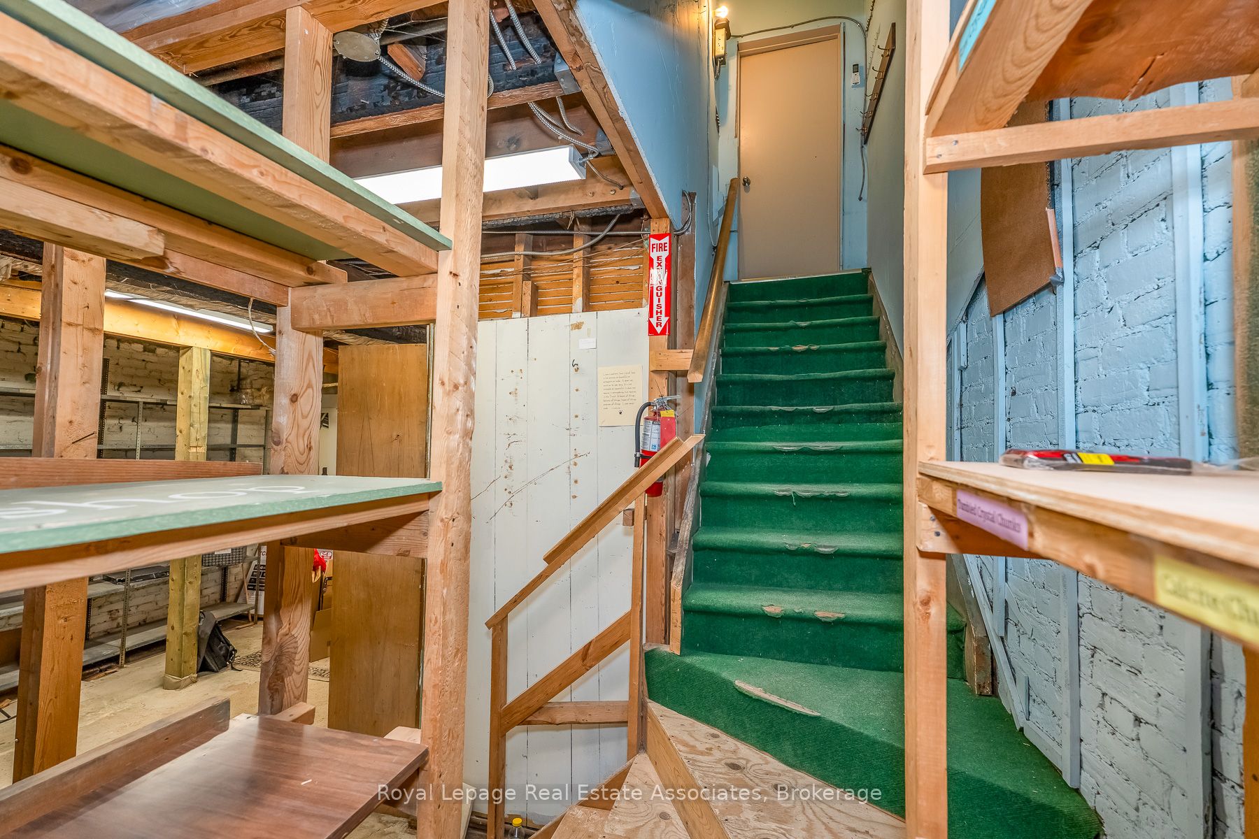 133 Dunlop Street E Property Photo 34