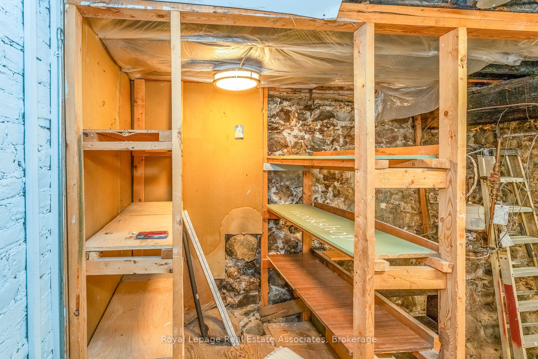 133 Dunlop Street E Property Photo 38