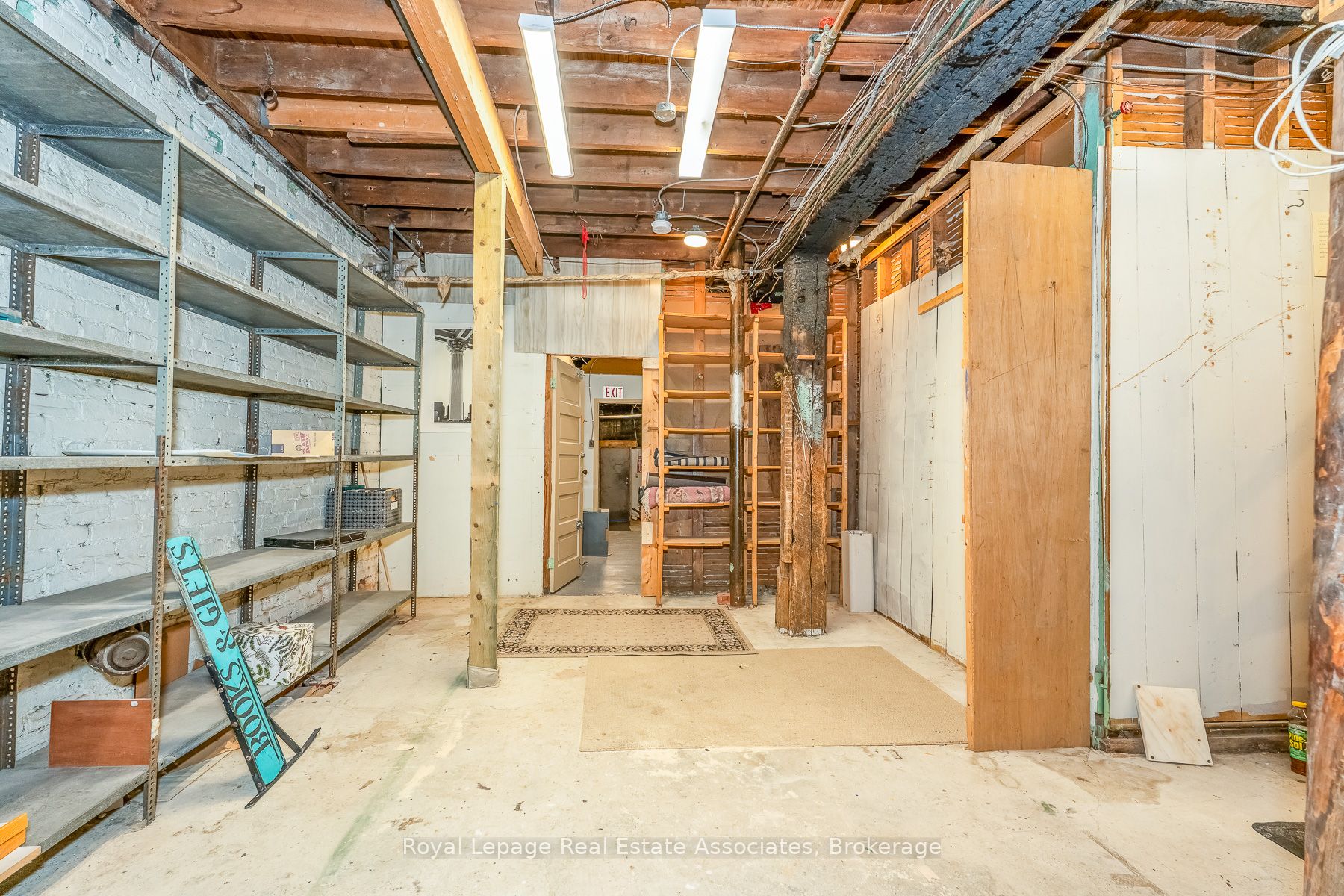 133 Dunlop Street E Property Photo 40