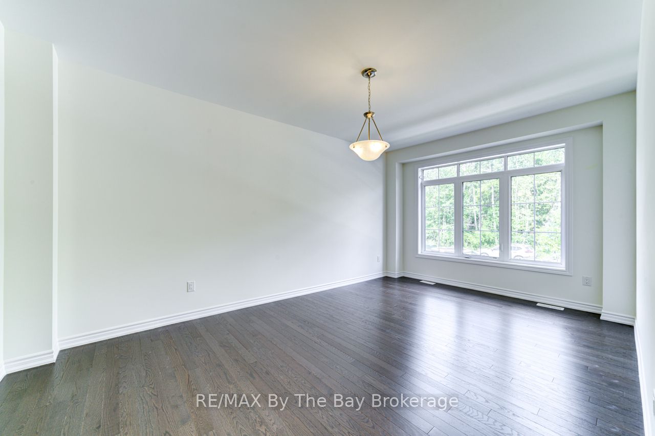 174 Mapleside Drive Property Photo 3