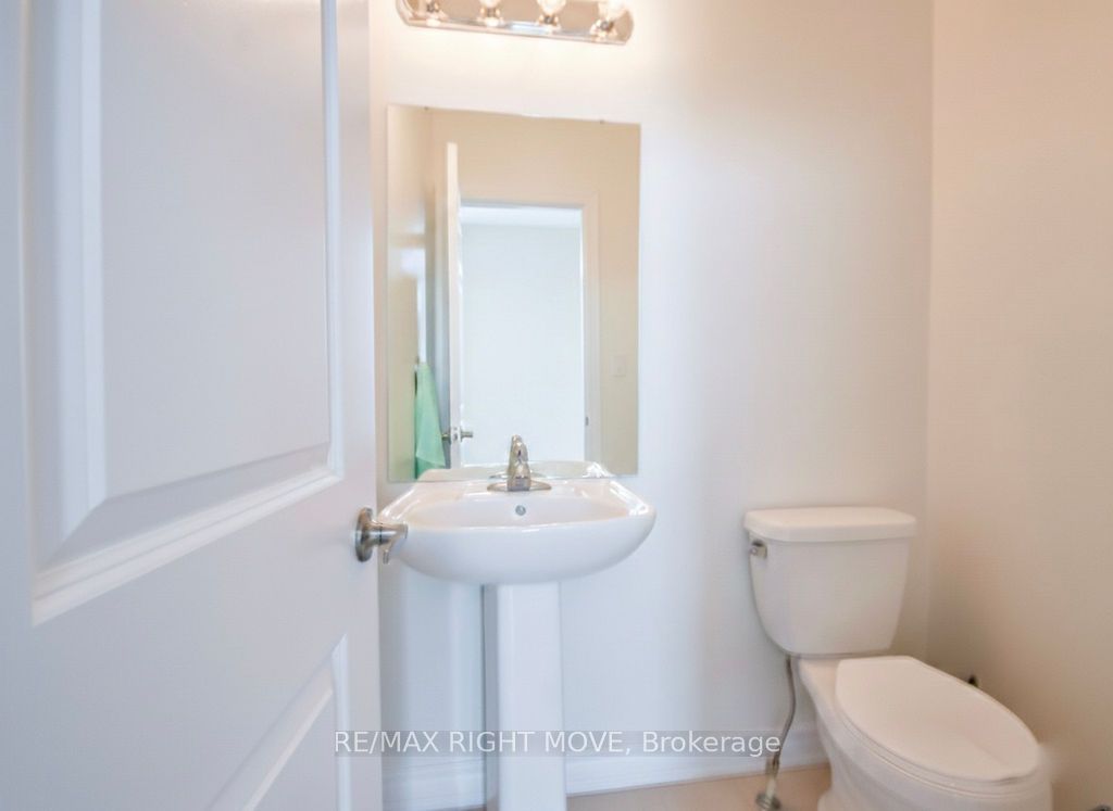 90 Atlantis Drive Property Photo 3