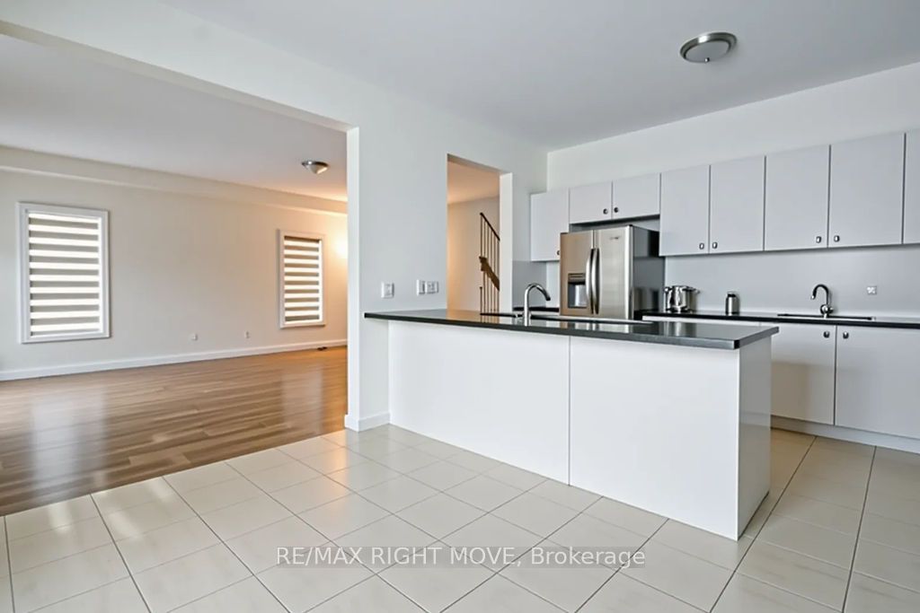 90 Atlantis Drive Property Photo 6