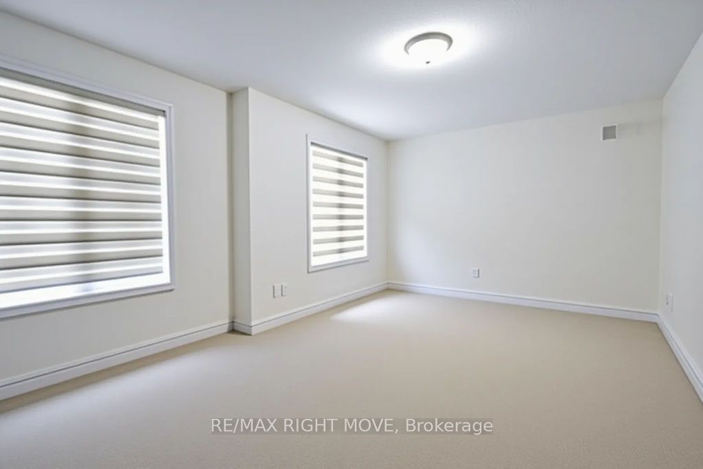 90 Atlantis Drive Property Photo 10