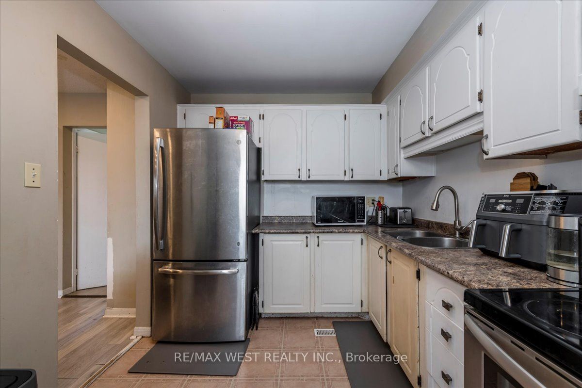 68 Chaucer Crescent Property Photo 6
