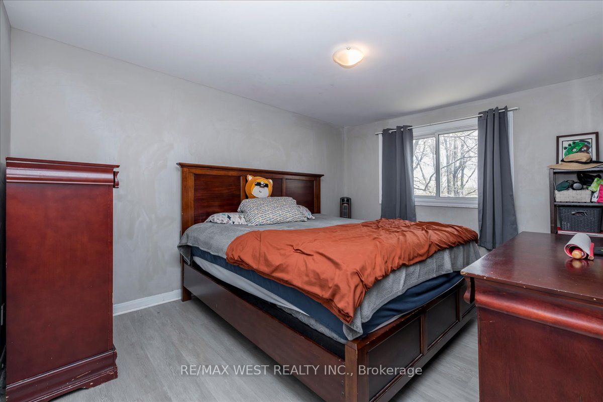 68 Chaucer Crescent Property Photo 8