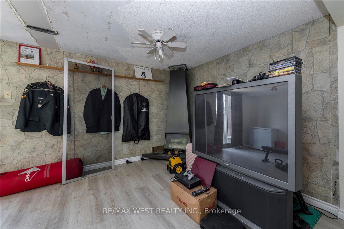 68 Chaucer Crescent Property Photo 12