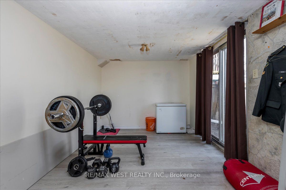 68 Chaucer Crescent Property Photo 14