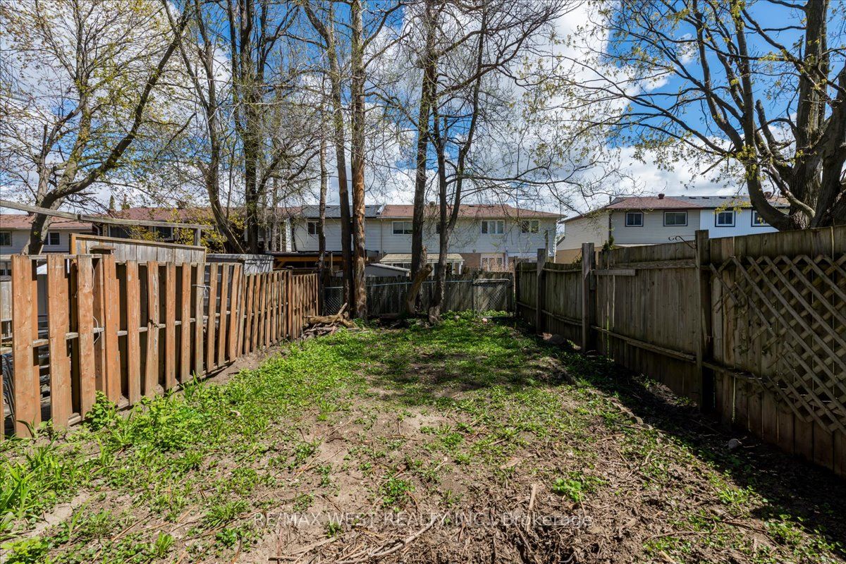 68 Chaucer Crescent Property Photo 16