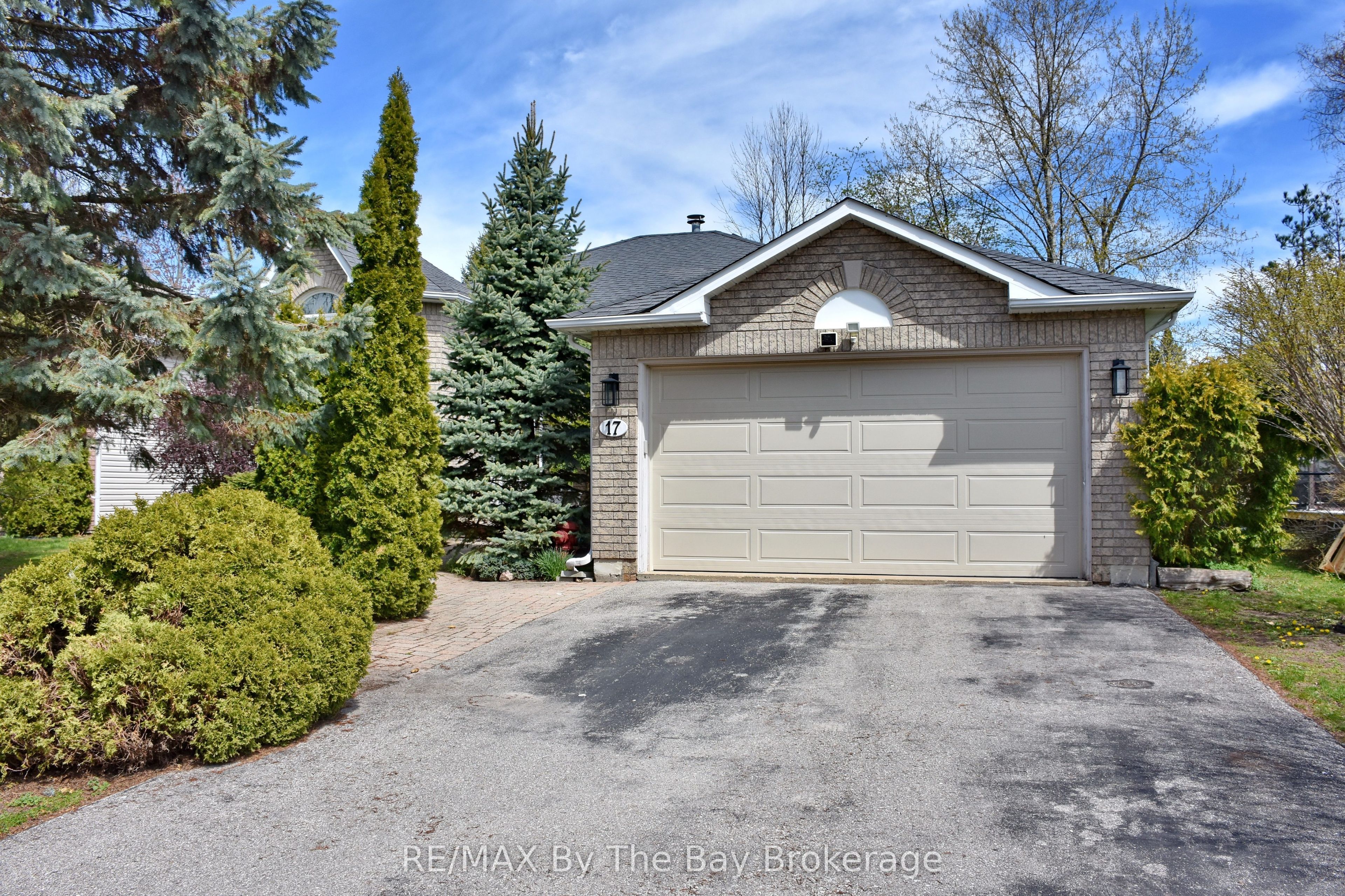 17 Acorn Crescent Property Photo 1