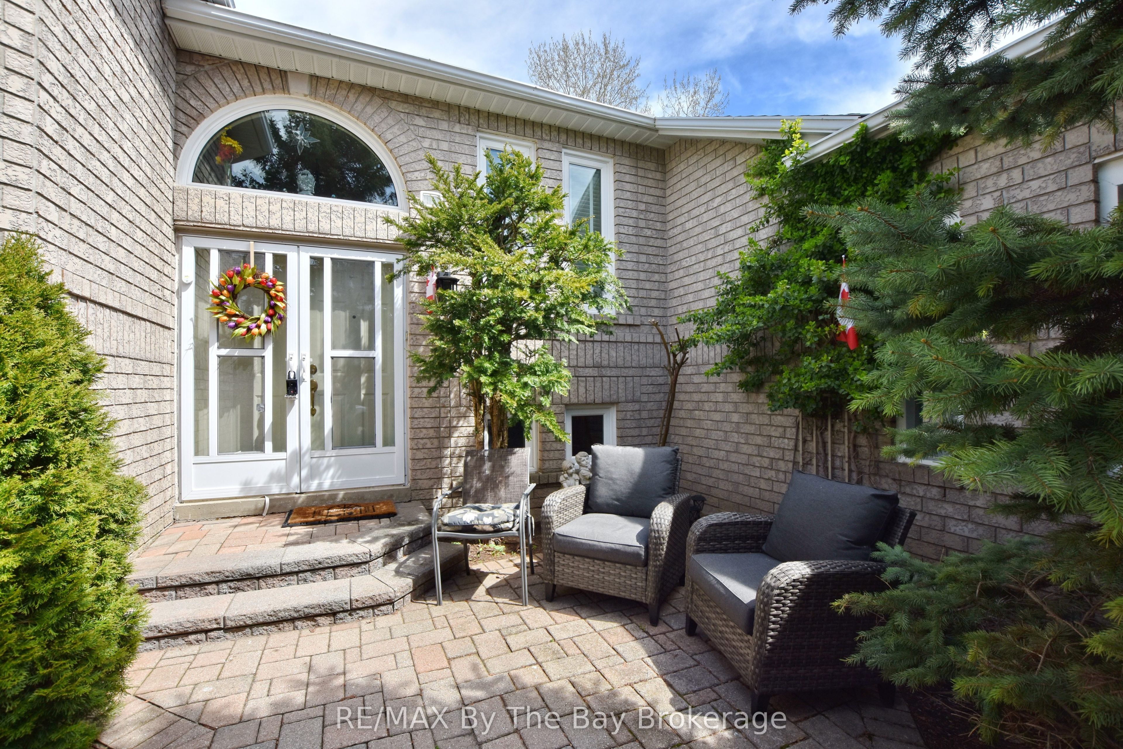 17 Acorn Crescent Property Photo 2