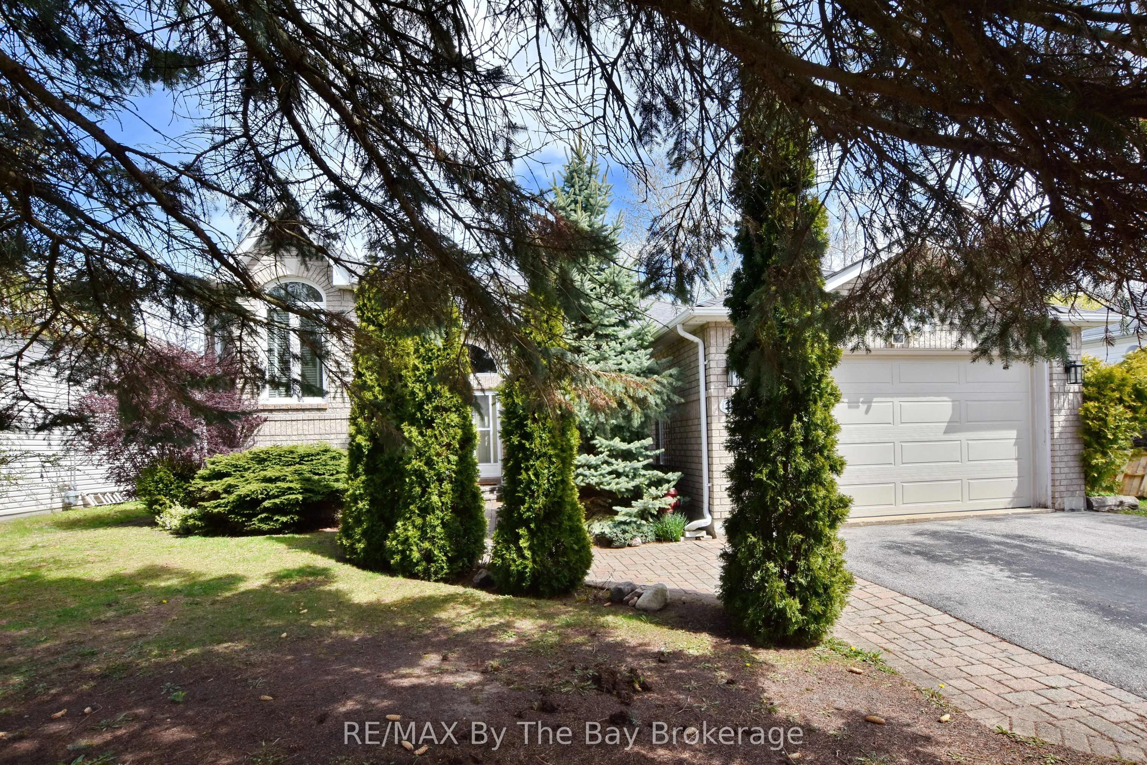 17 Acorn Crescent Property Photo 3