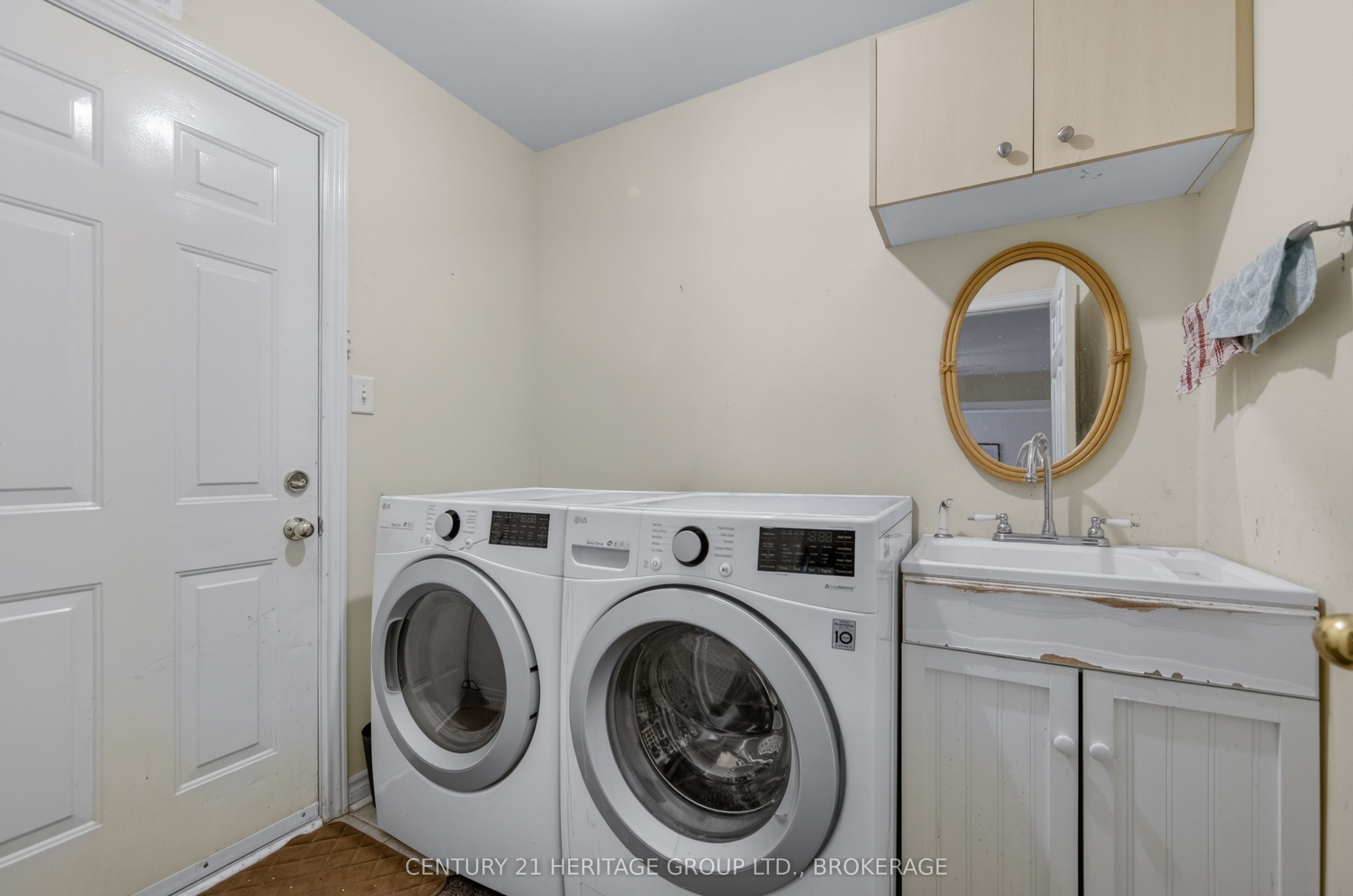 30 Lang Drive Property Photo 8