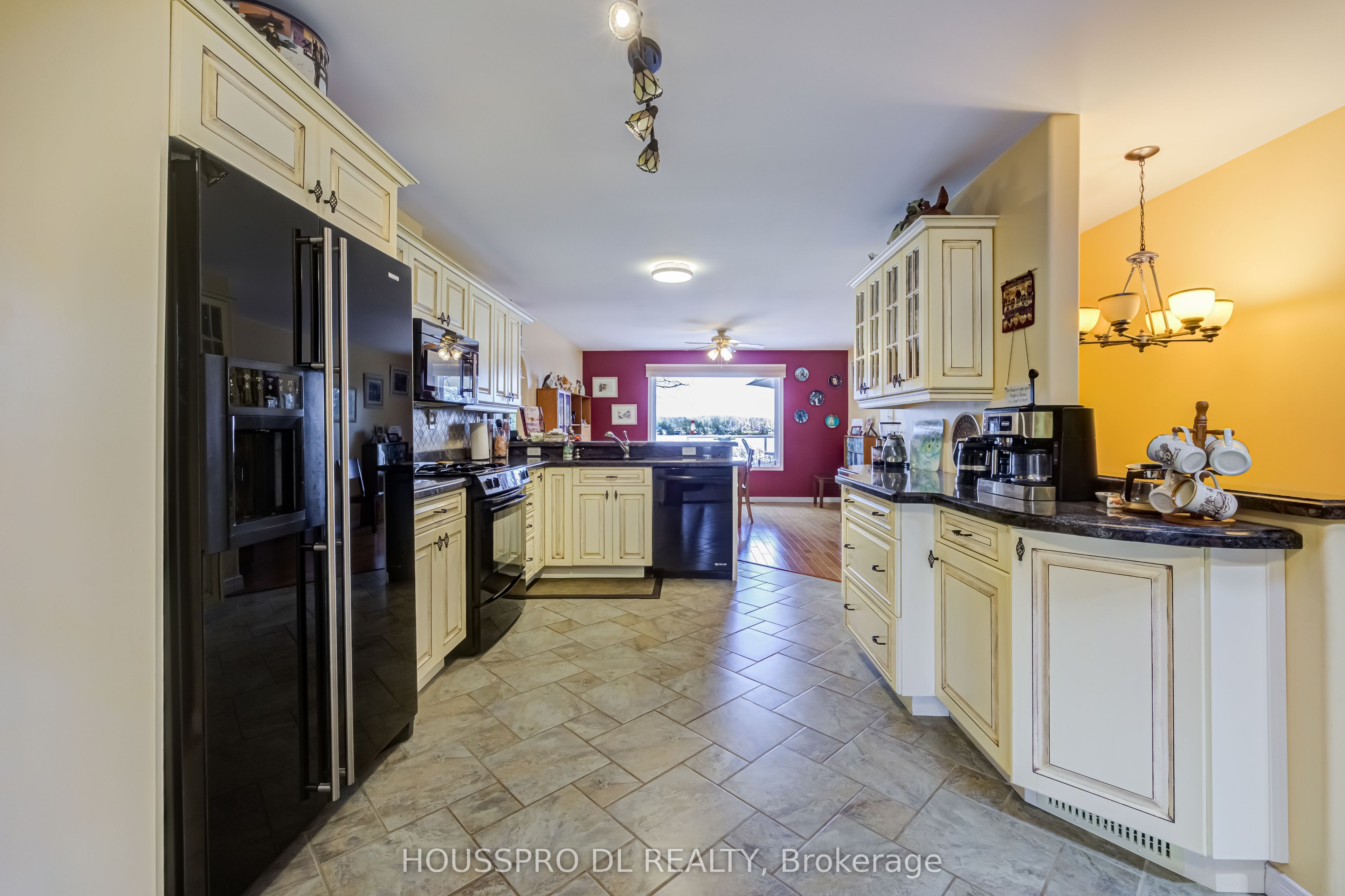 2683 Lakeshore Road E Property Photo 7