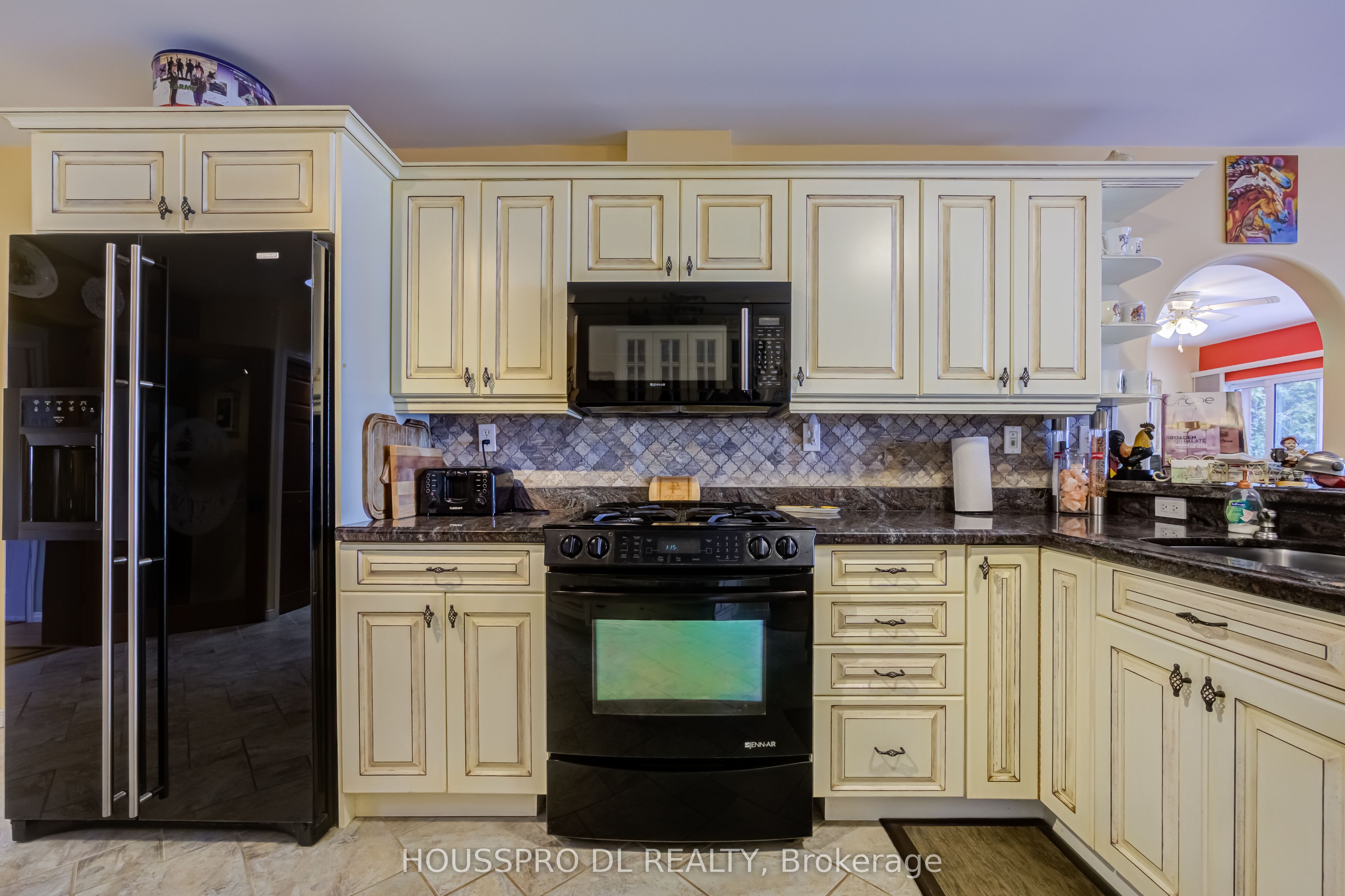 2683 Lakeshore Road E Property Photo 11
