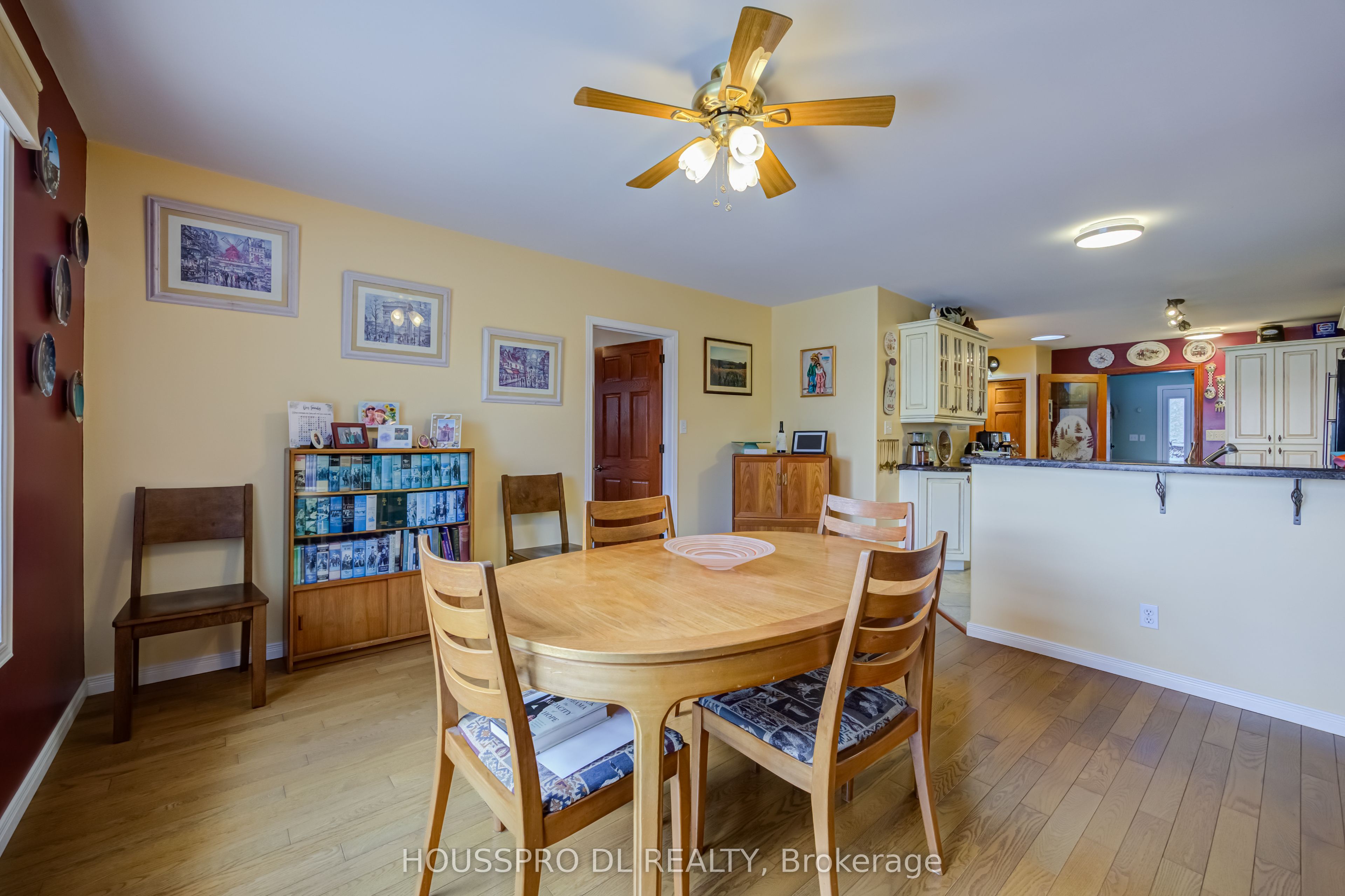 2683 Lakeshore Road E Property Photo 16