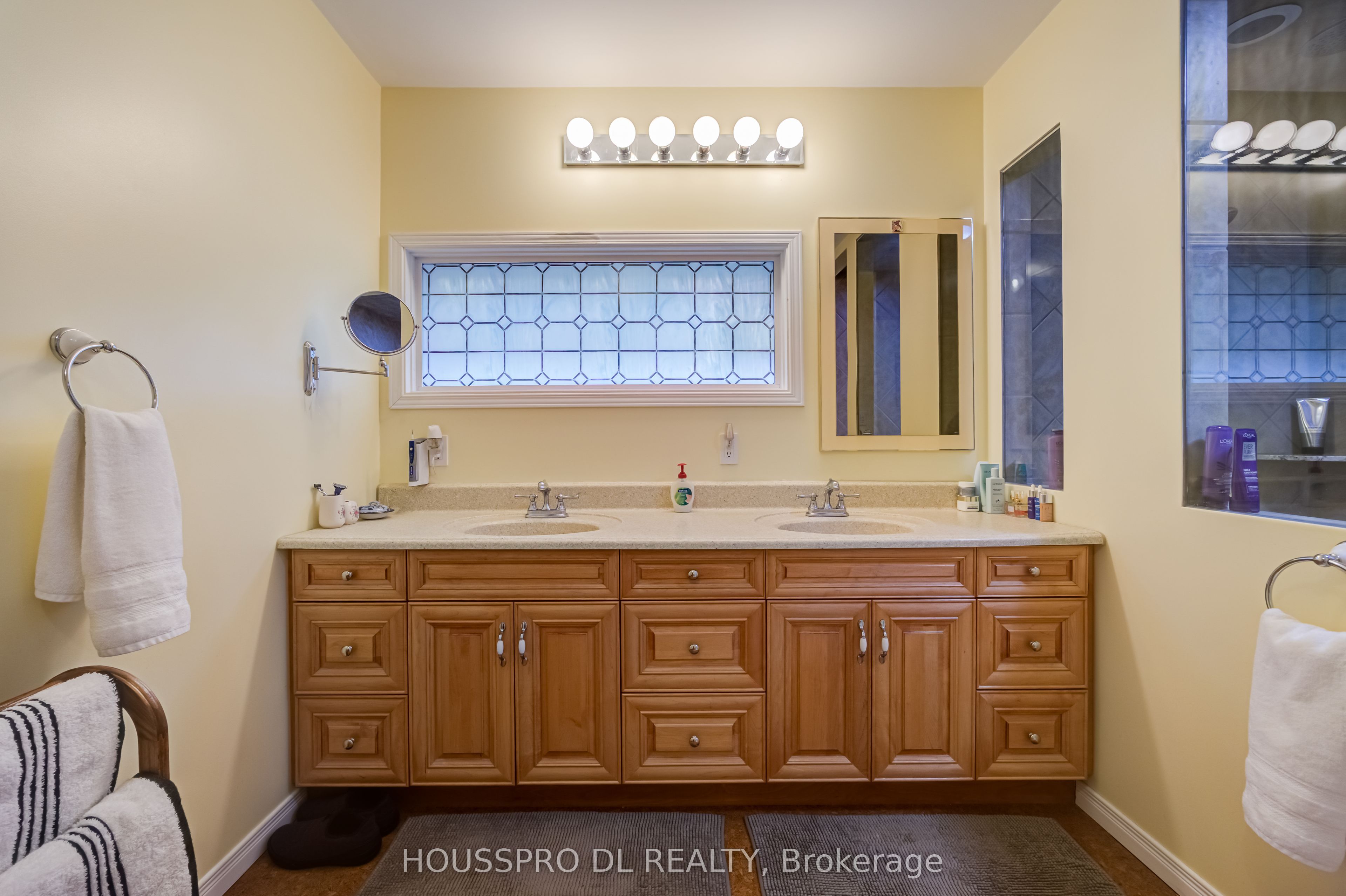 2683 Lakeshore Road E Property Photo 28