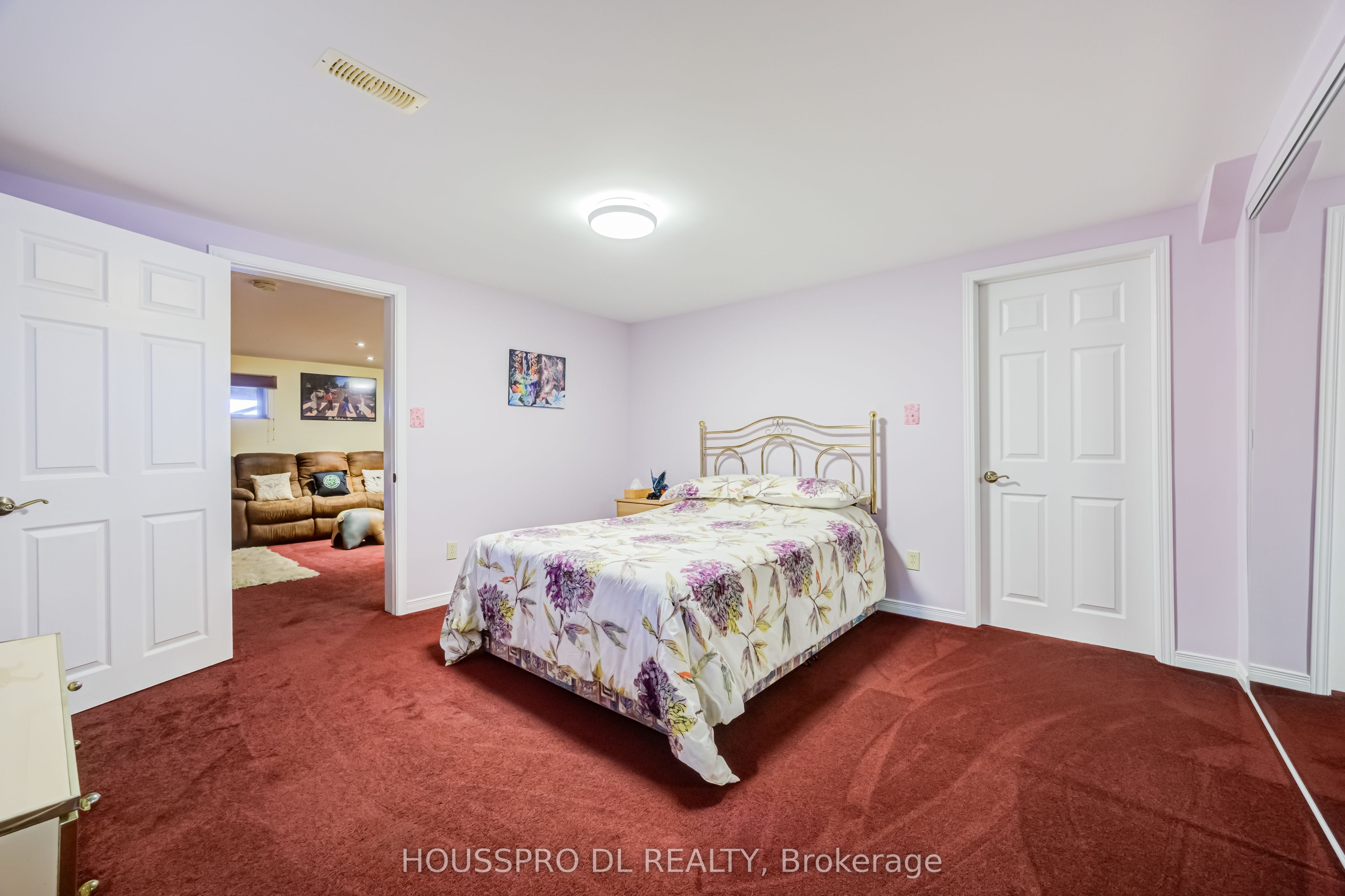 2683 Lakeshore Road E Property Photo 35