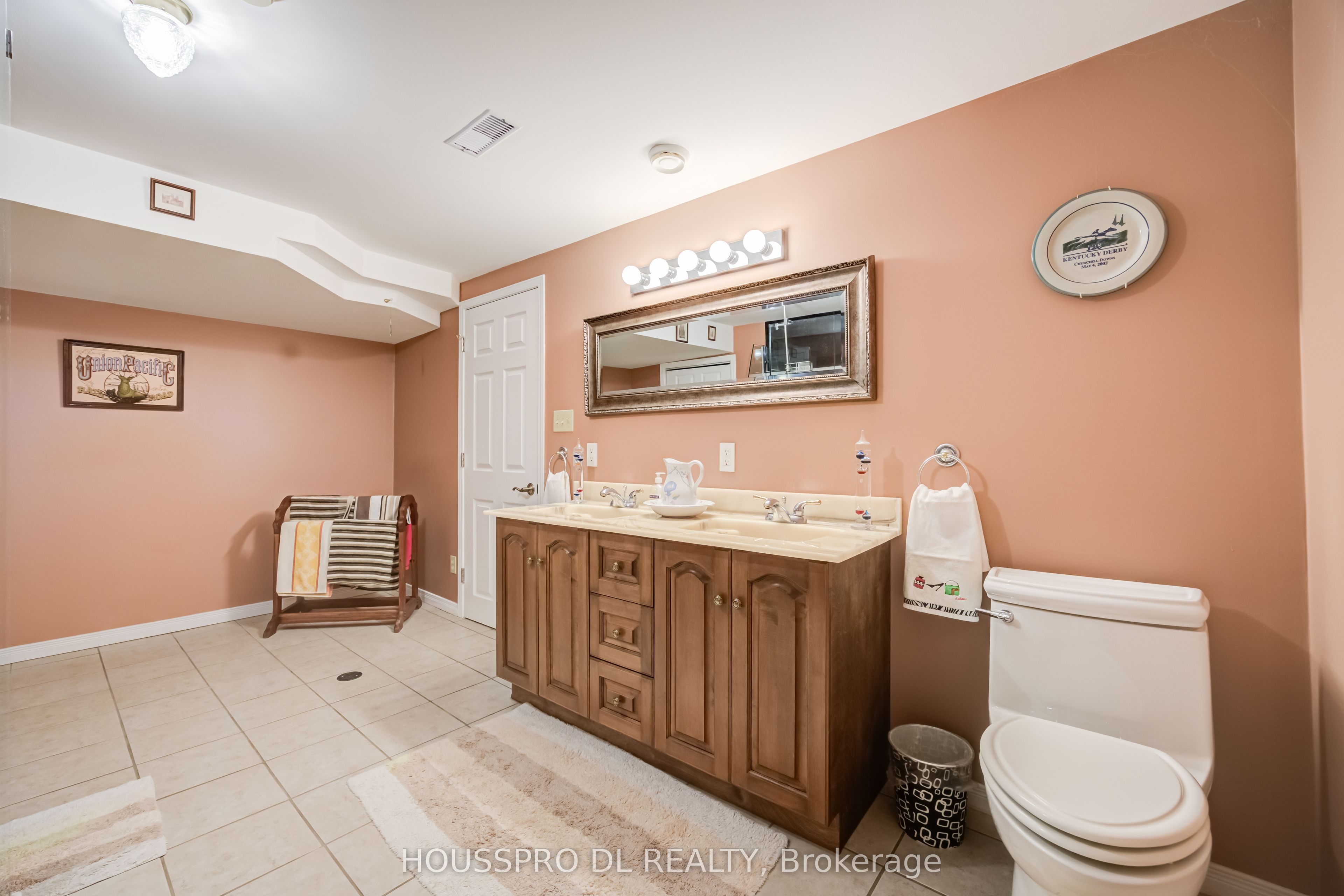 2683 Lakeshore Road E Property Photo 36